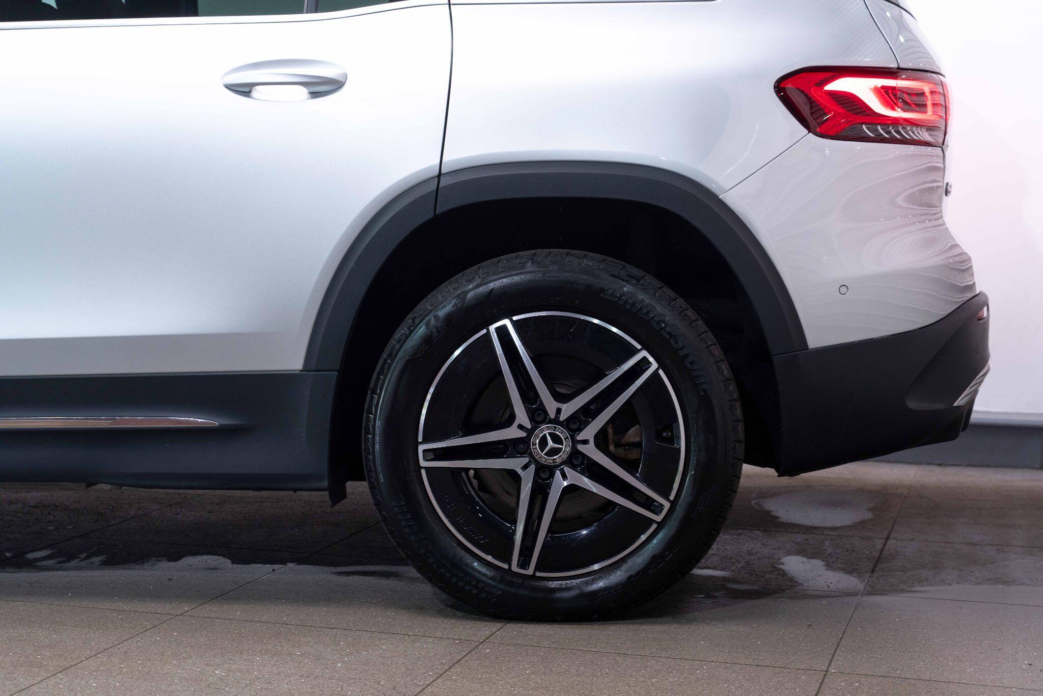 Mercedes Eqb - Image 31