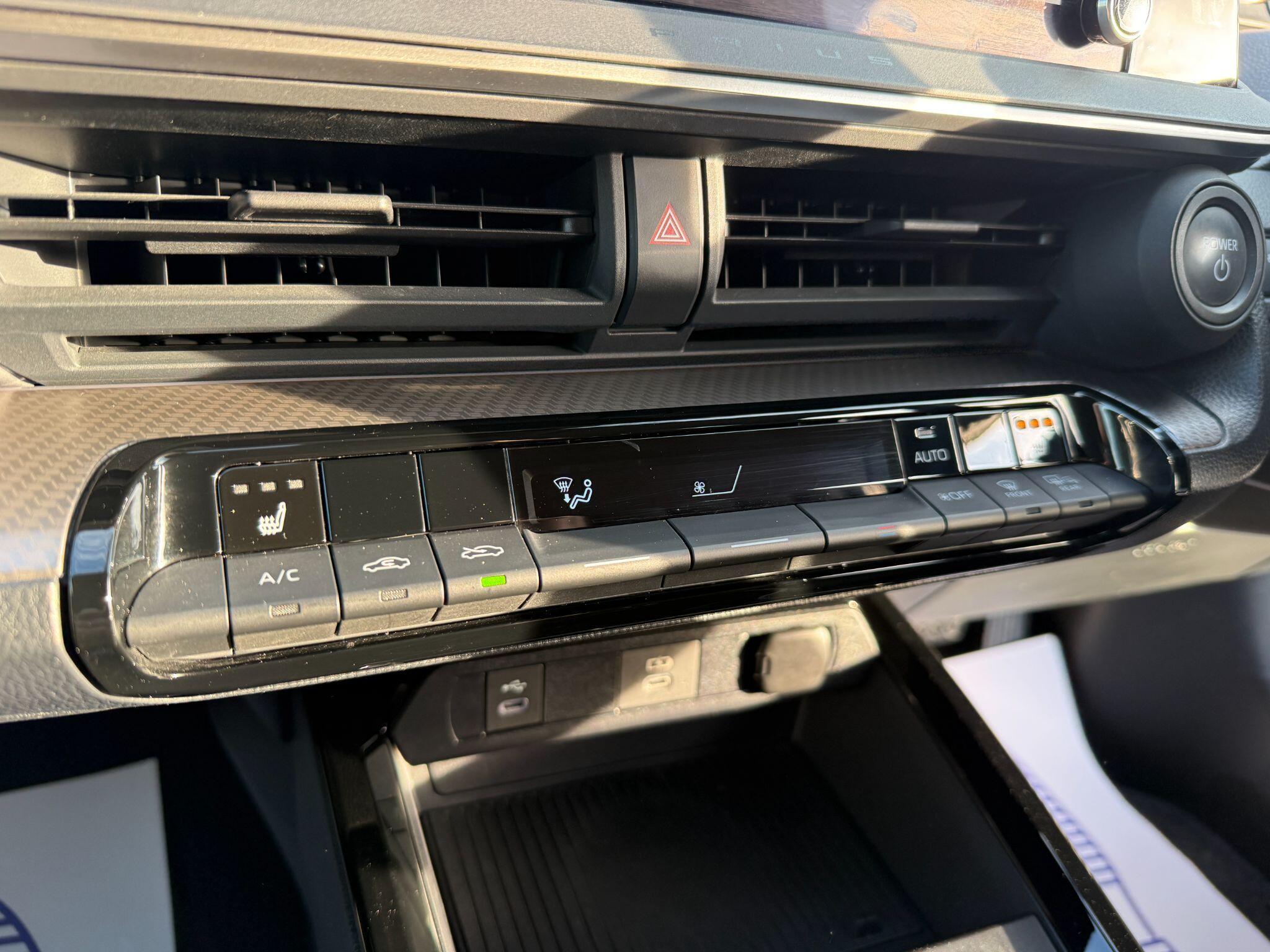 Toyota Prius - Image 59