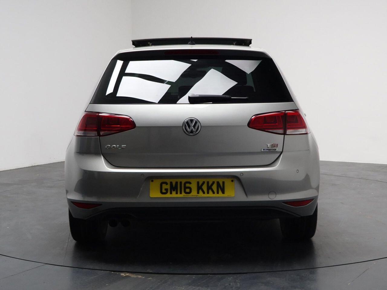 Volkswagen Golf - Image 15