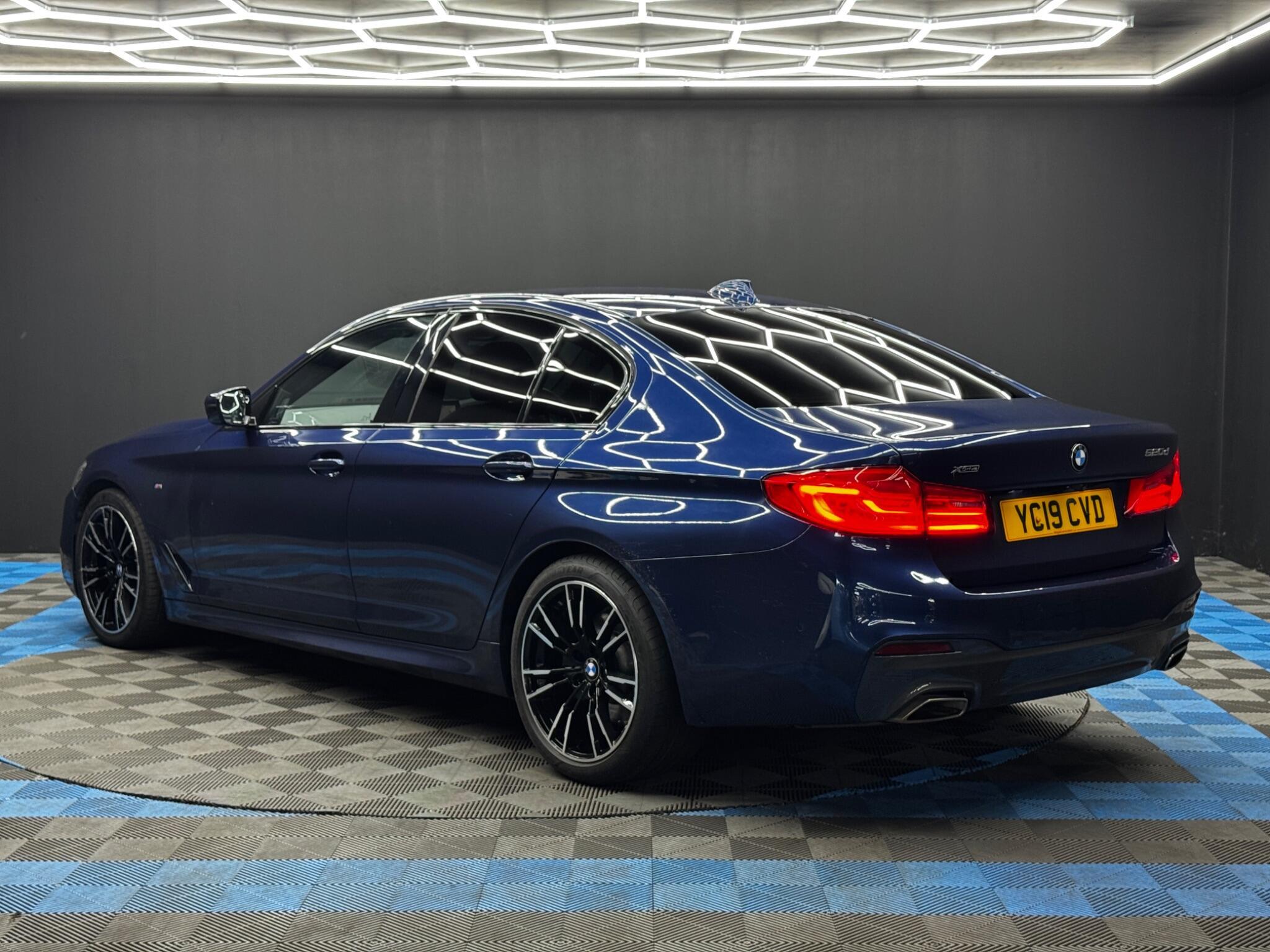 BMW 5 Series - Image 7