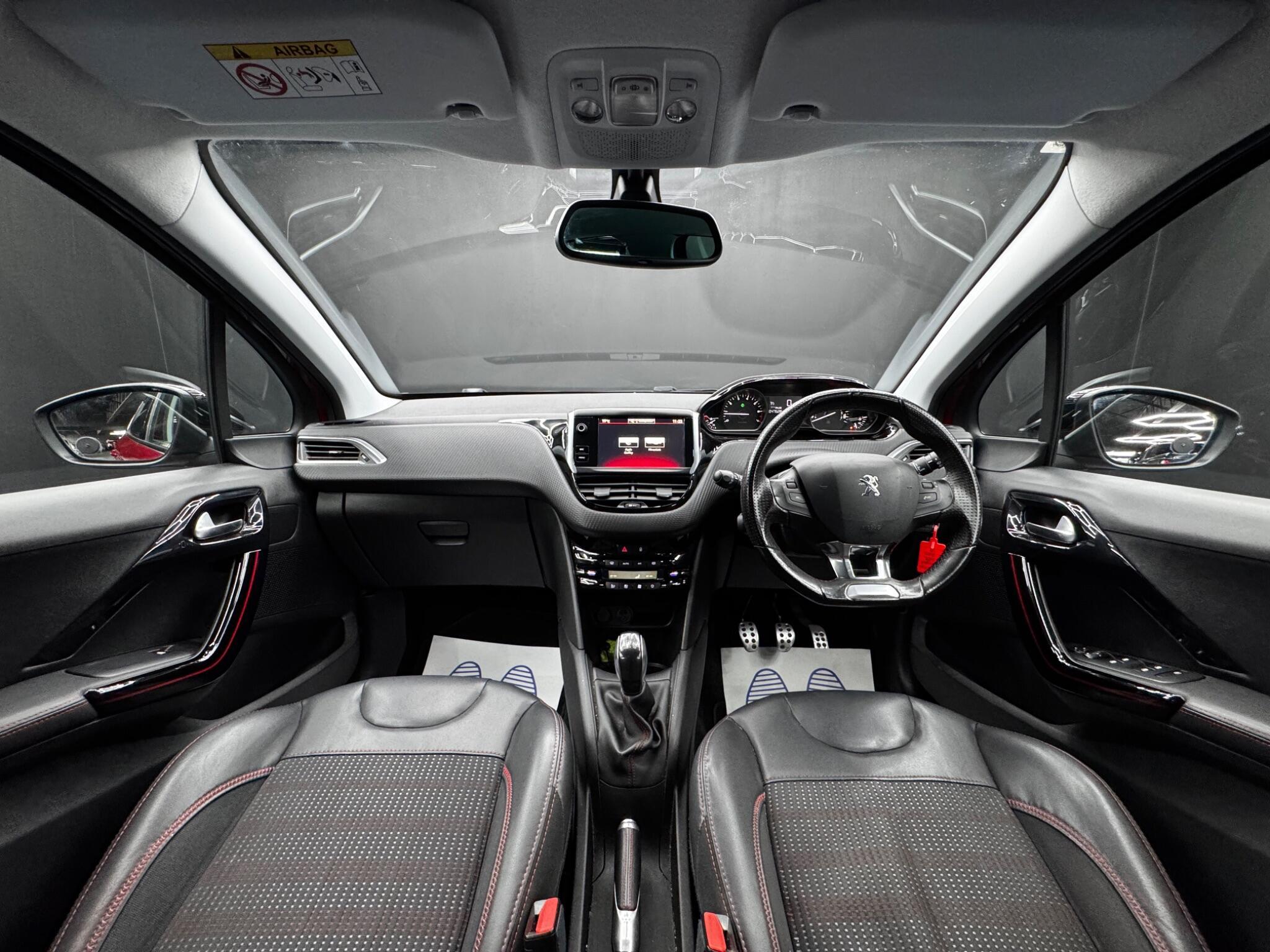 Peugeot 208 - Image 17