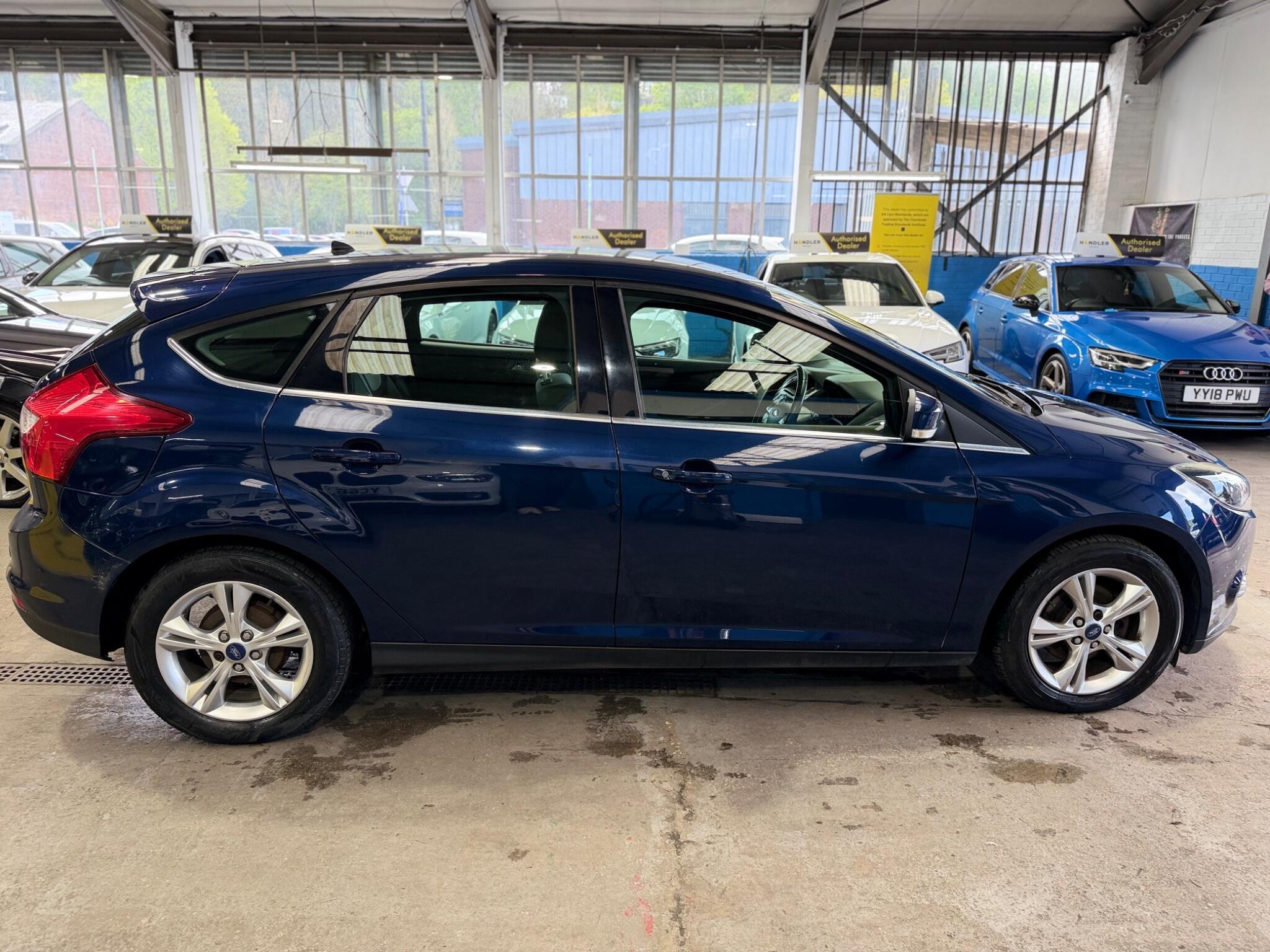 Ford Focus - Image 6