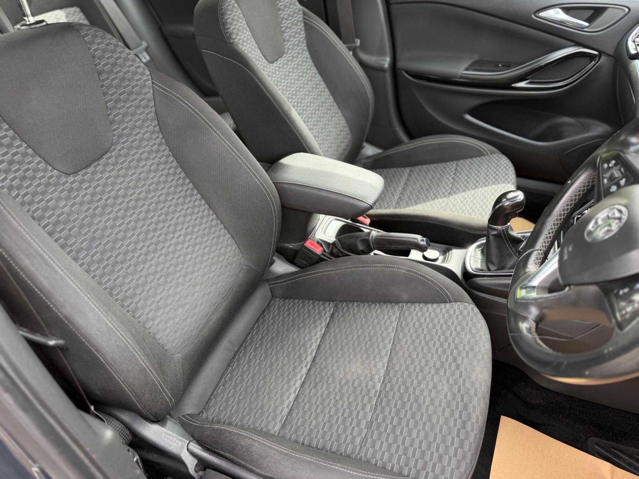Vauxhall Astra - Image 6