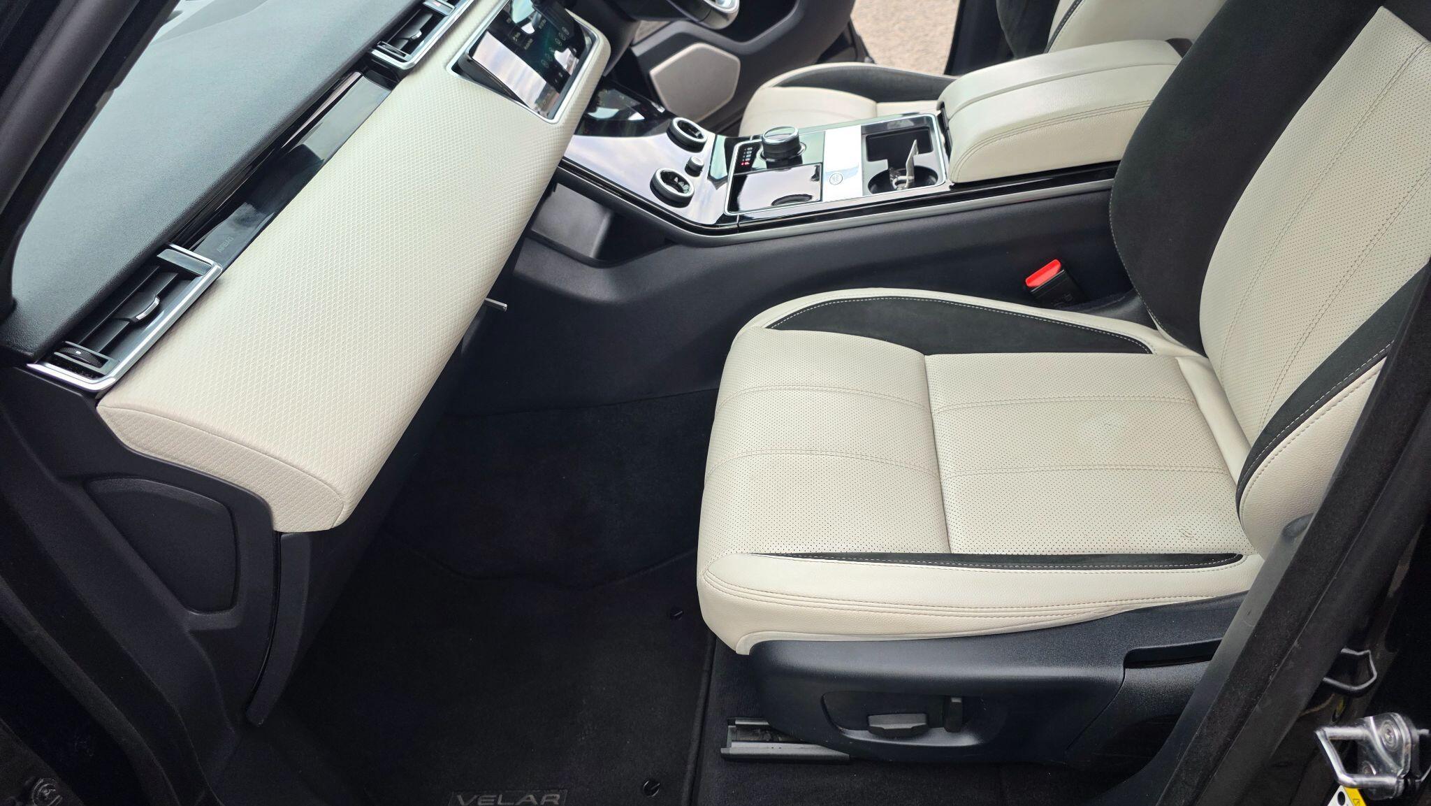 Land Rover Range Rover Velar - Image 42