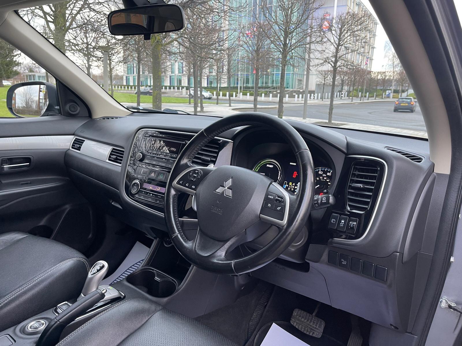 Mitsubishi Outlander - Image 16