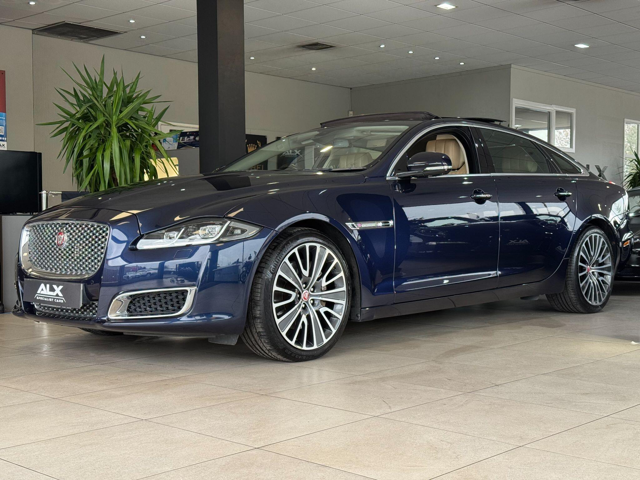 Jaguar XJ - Image 13