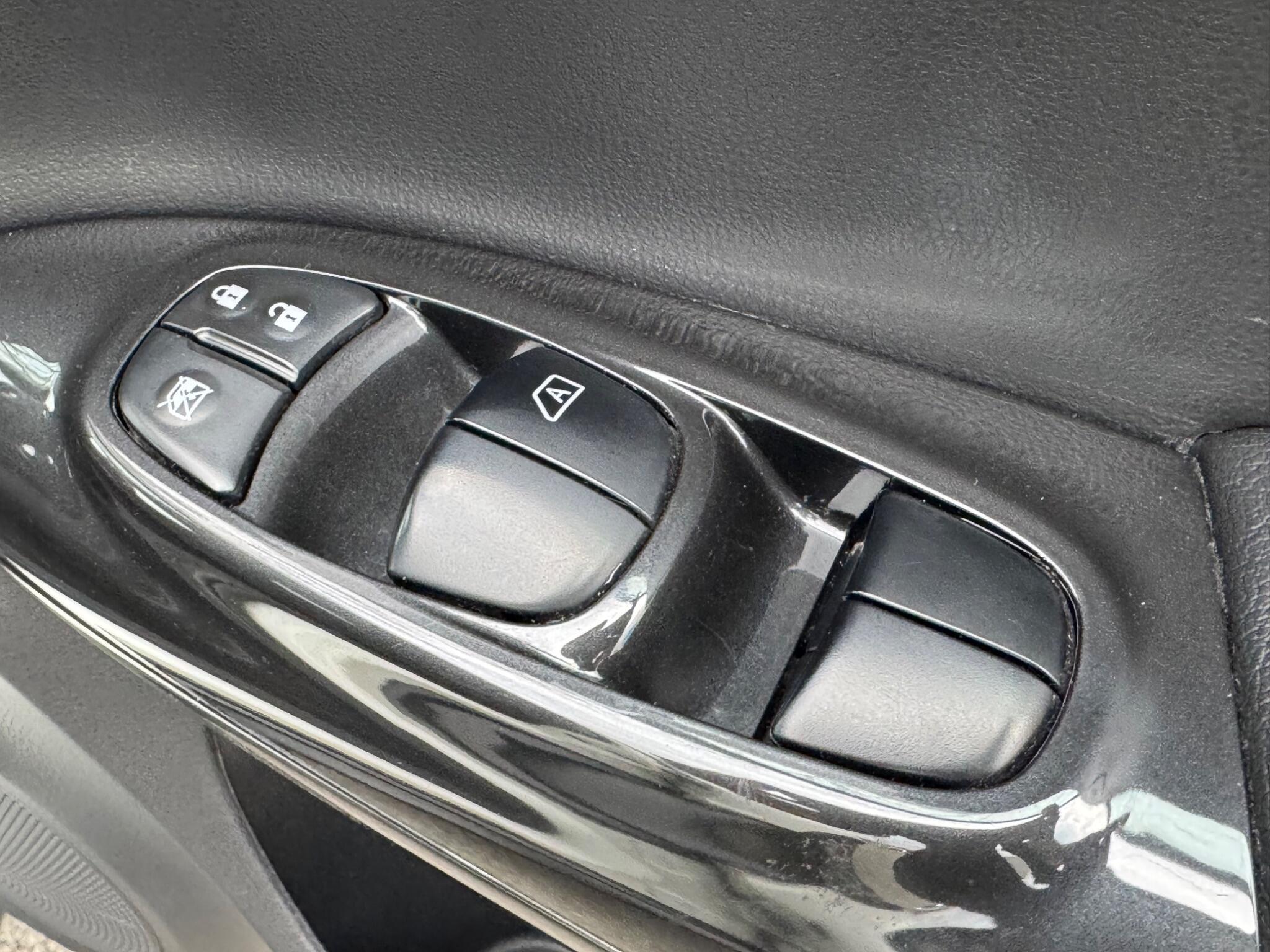 Nissan Juke - Image 34