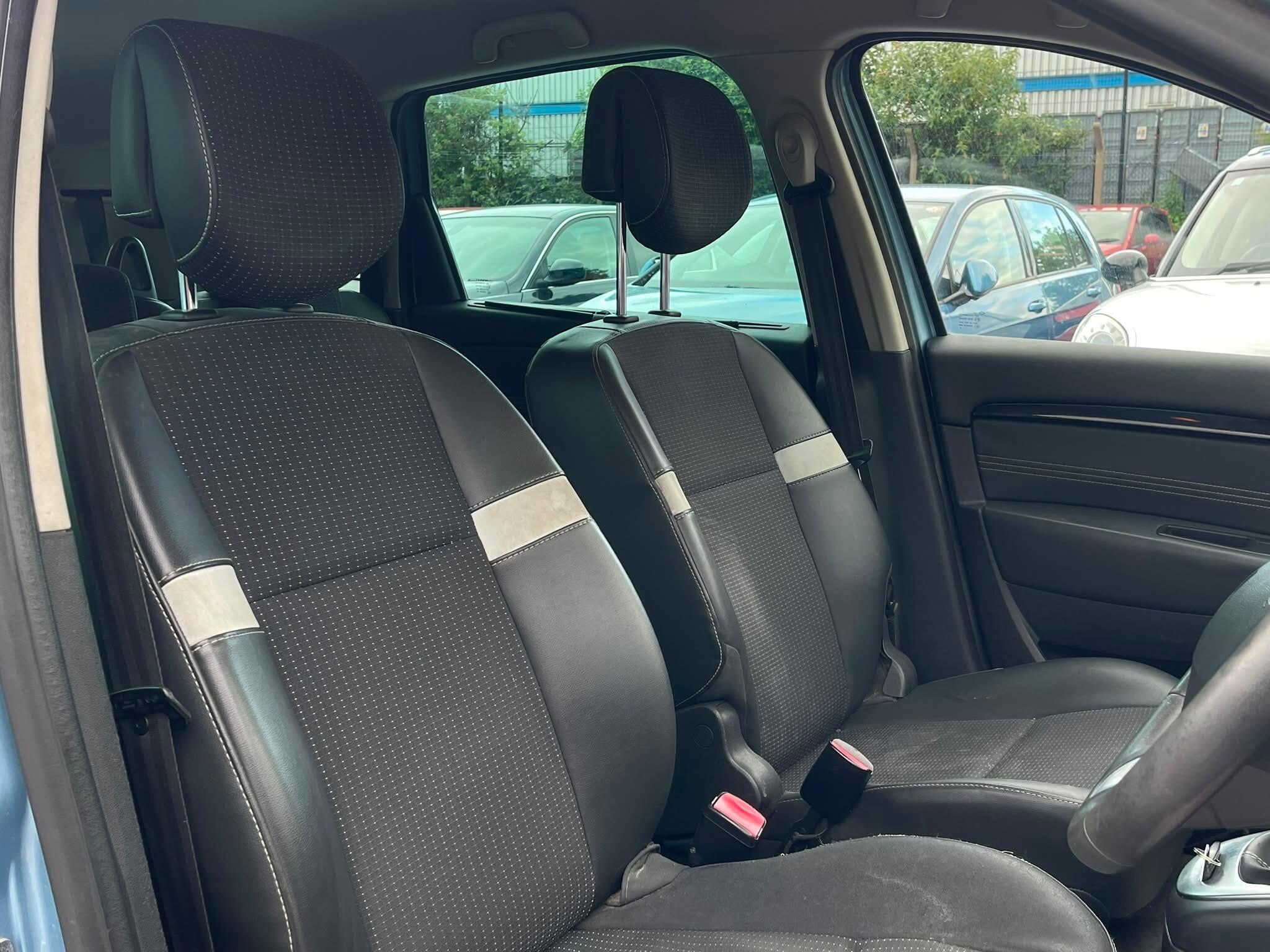 Renault Grand Scenic - Image 9