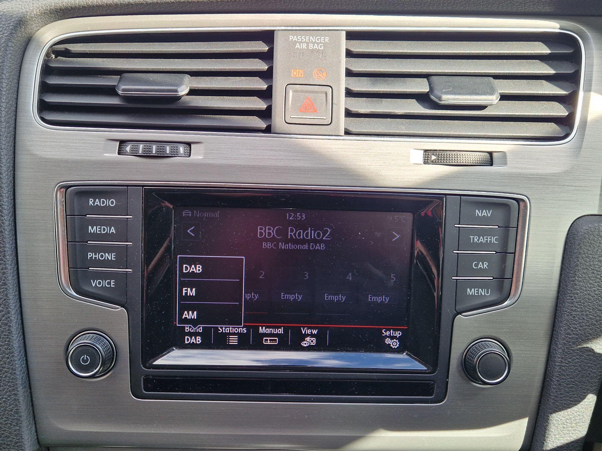 Volkswagen Golf - Image 46