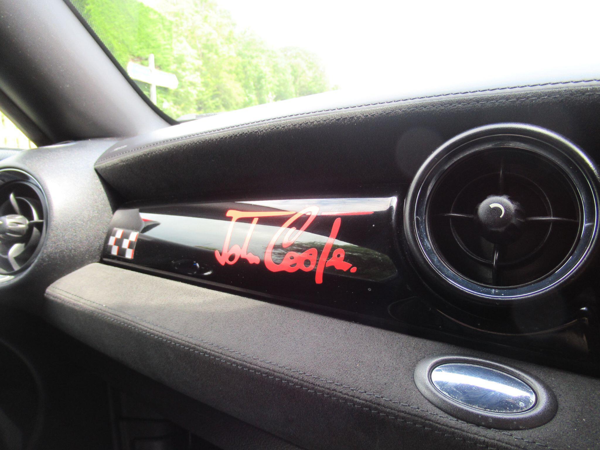 MINI Coupe - Image 20