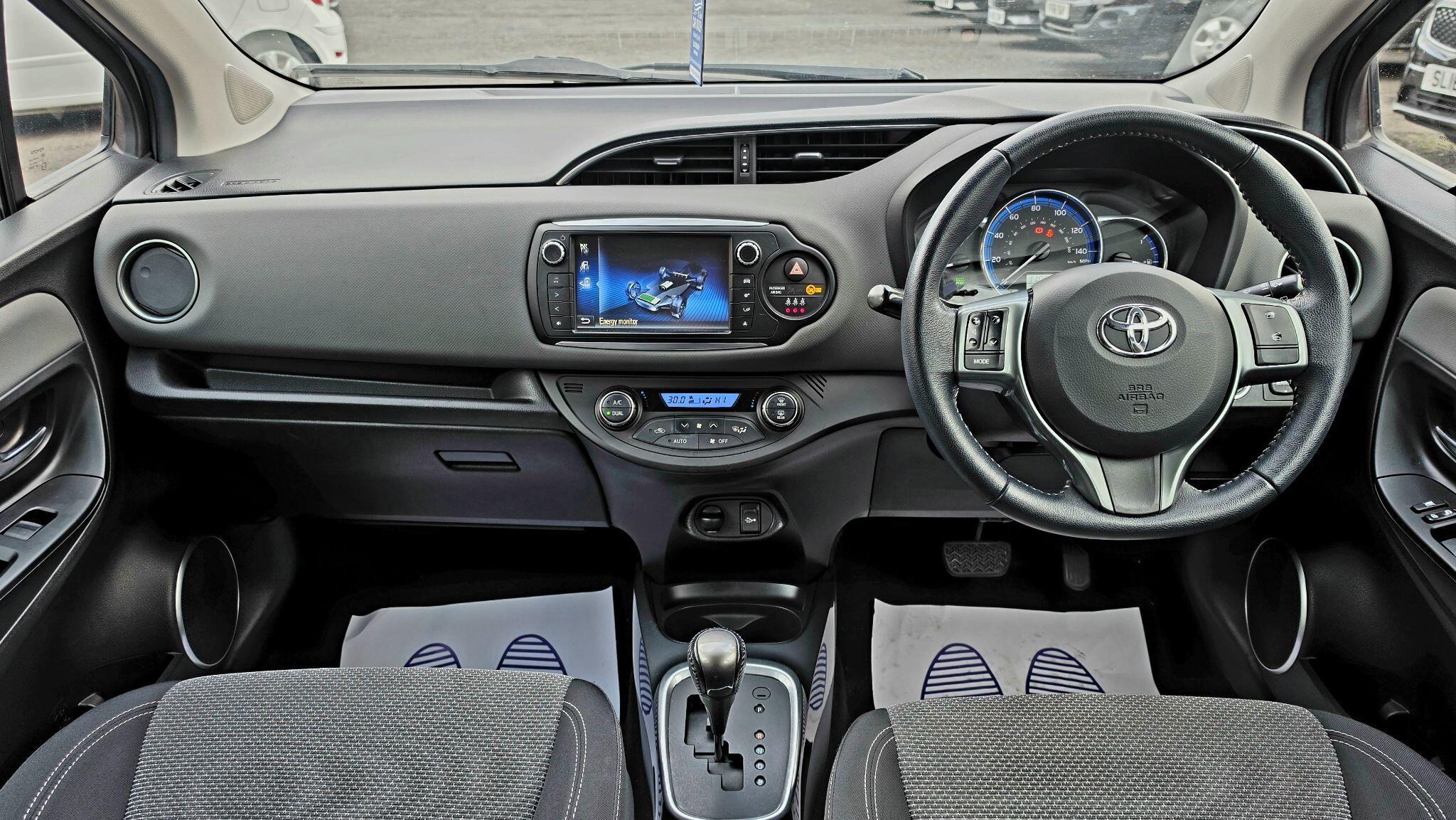 Toyota Yaris - Image 20