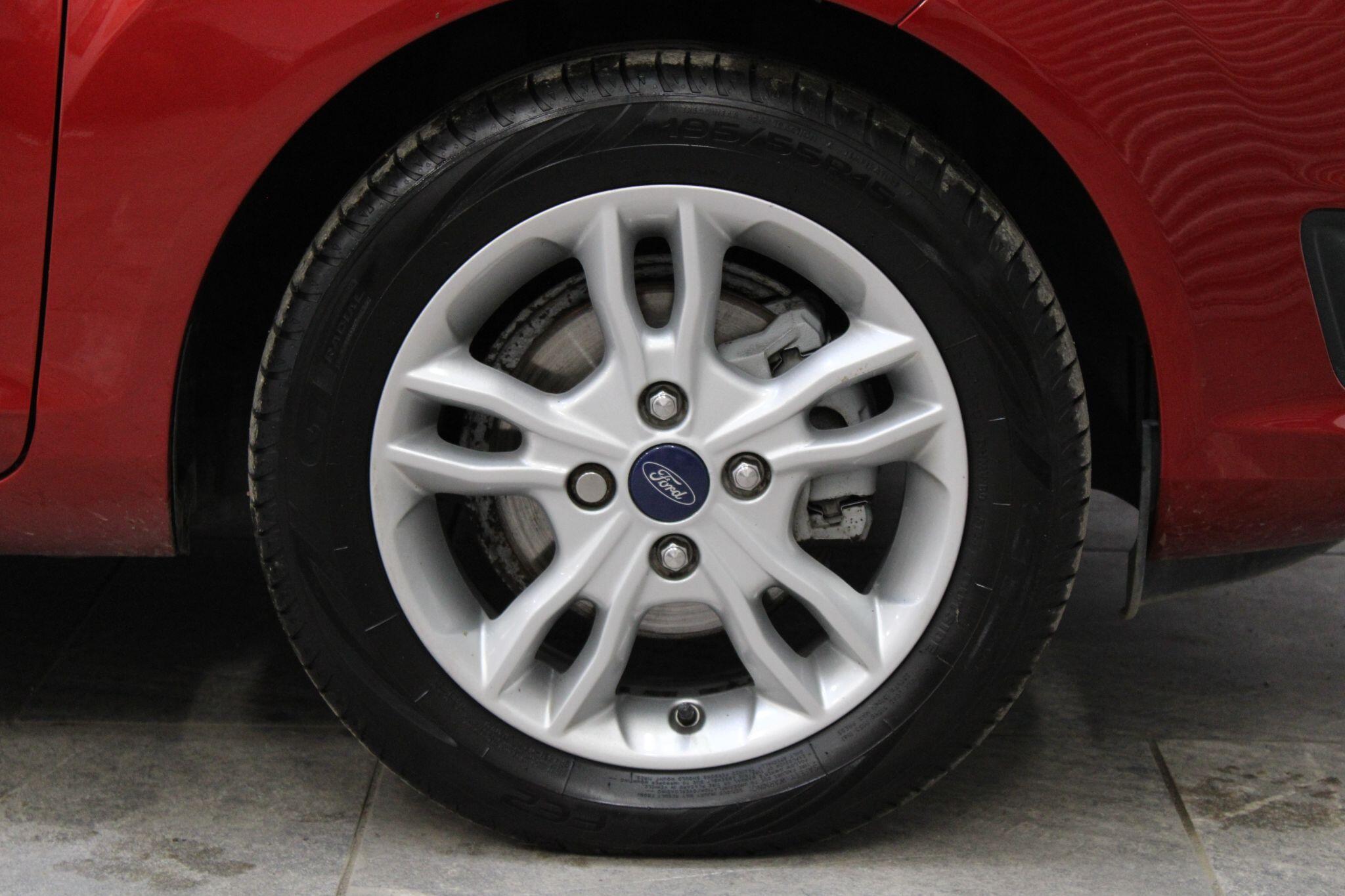 Ford Fiesta - Image 9