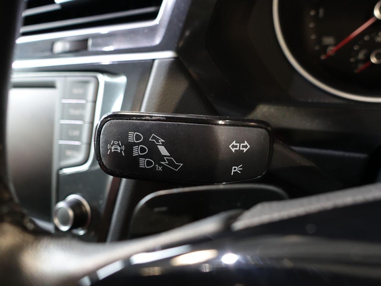 Volkswagen Tiguan - Image 28