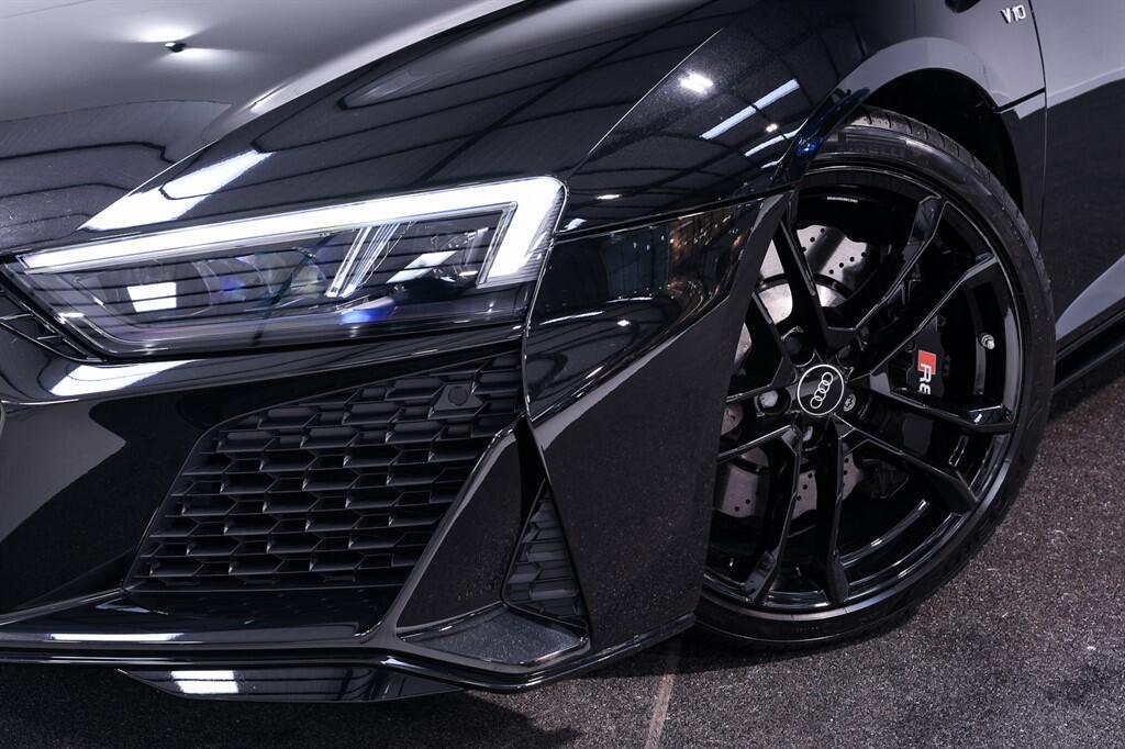 Audi R8 - Image 10