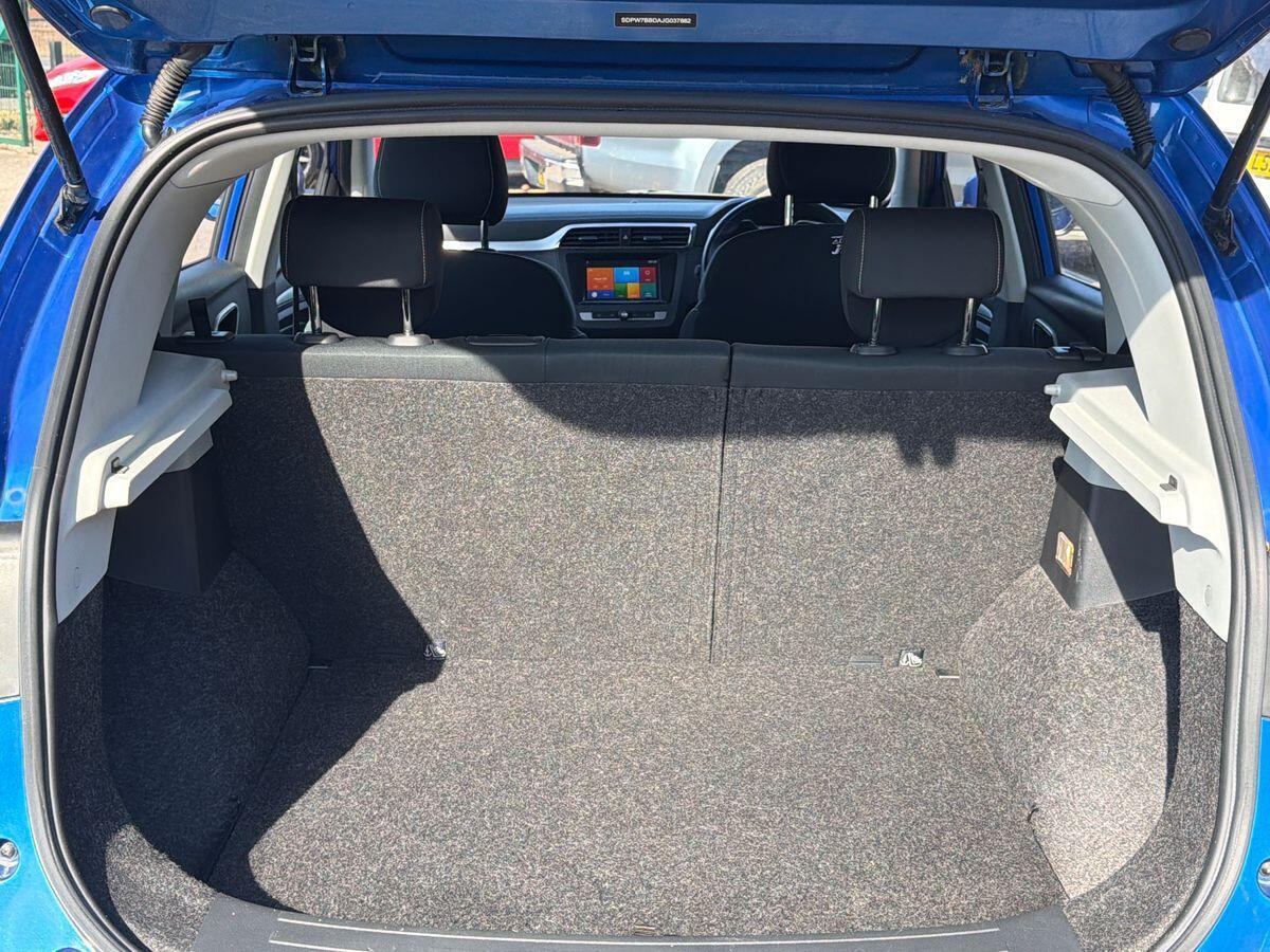 MG MG ZS - Image 18