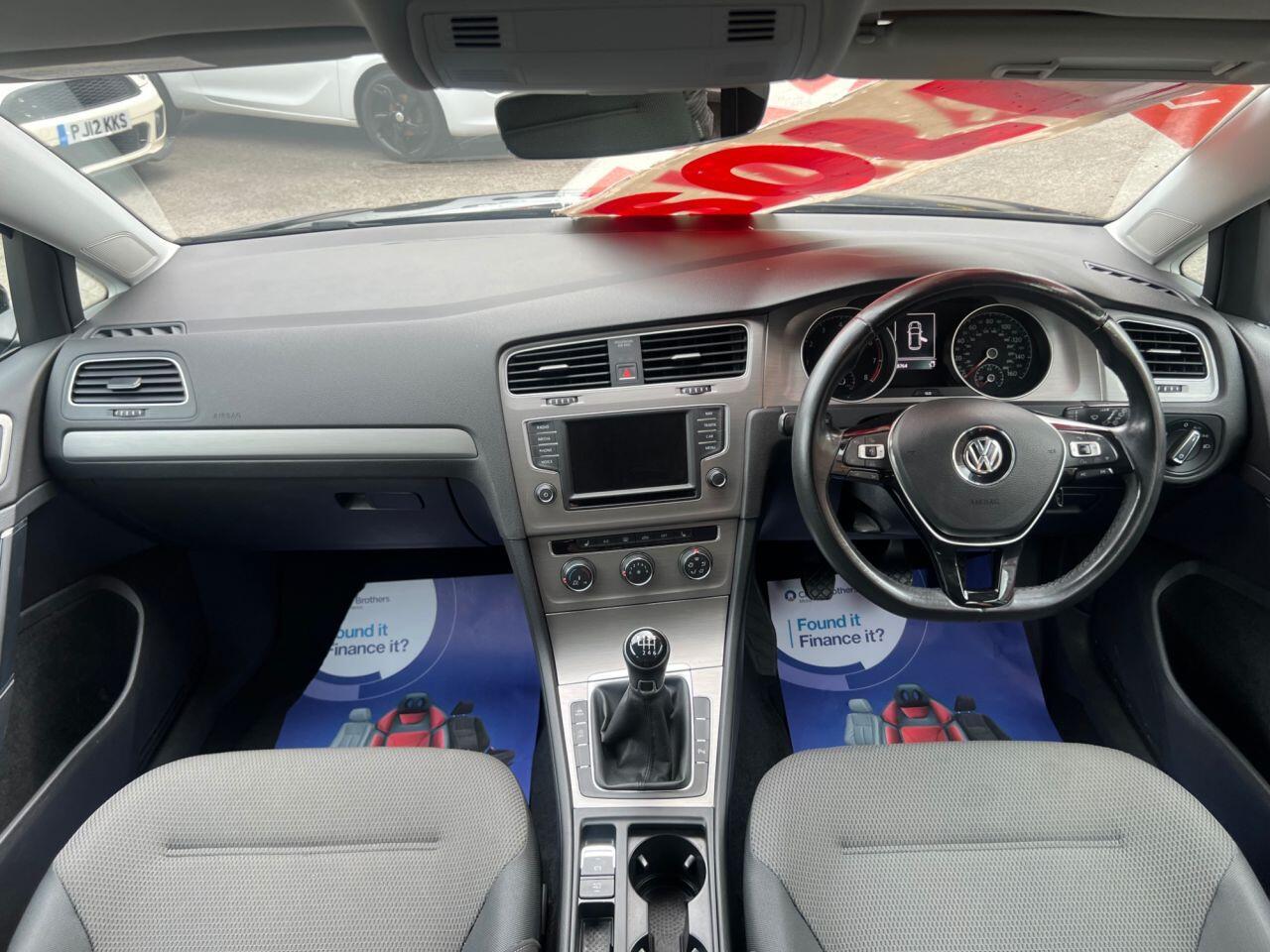 Volkswagen Golf - Image 18