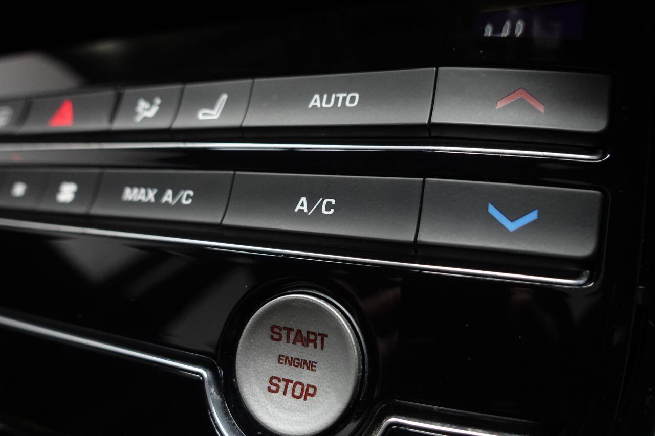 Jaguar XF - Image 40