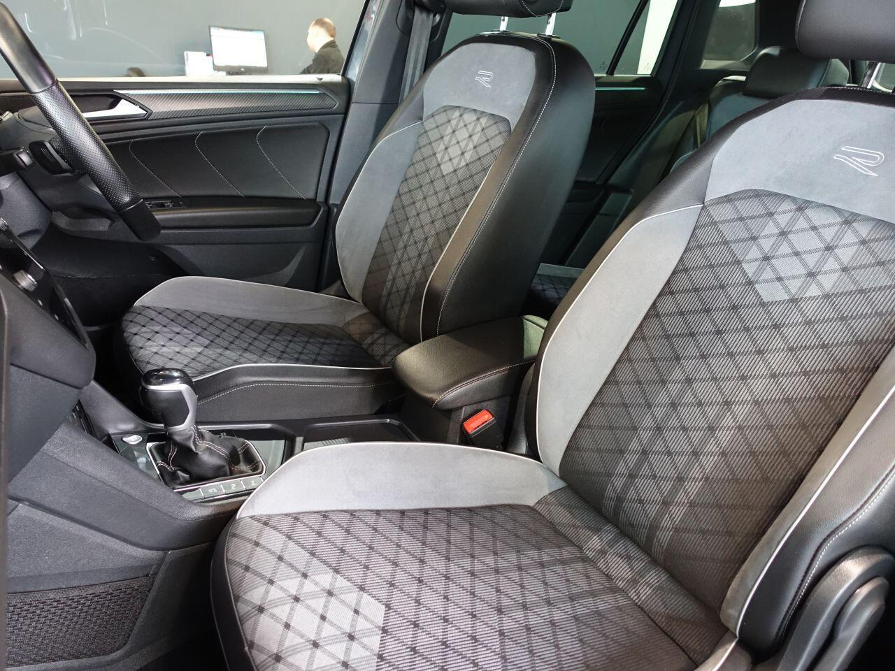 Volkswagen Tiguan - Image 12