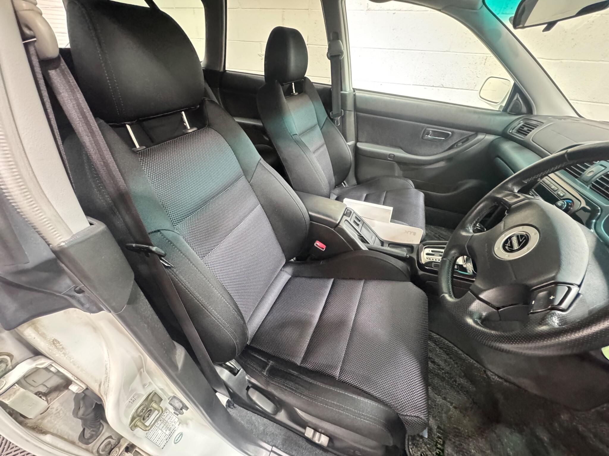 Subaru Legacy - Image 8