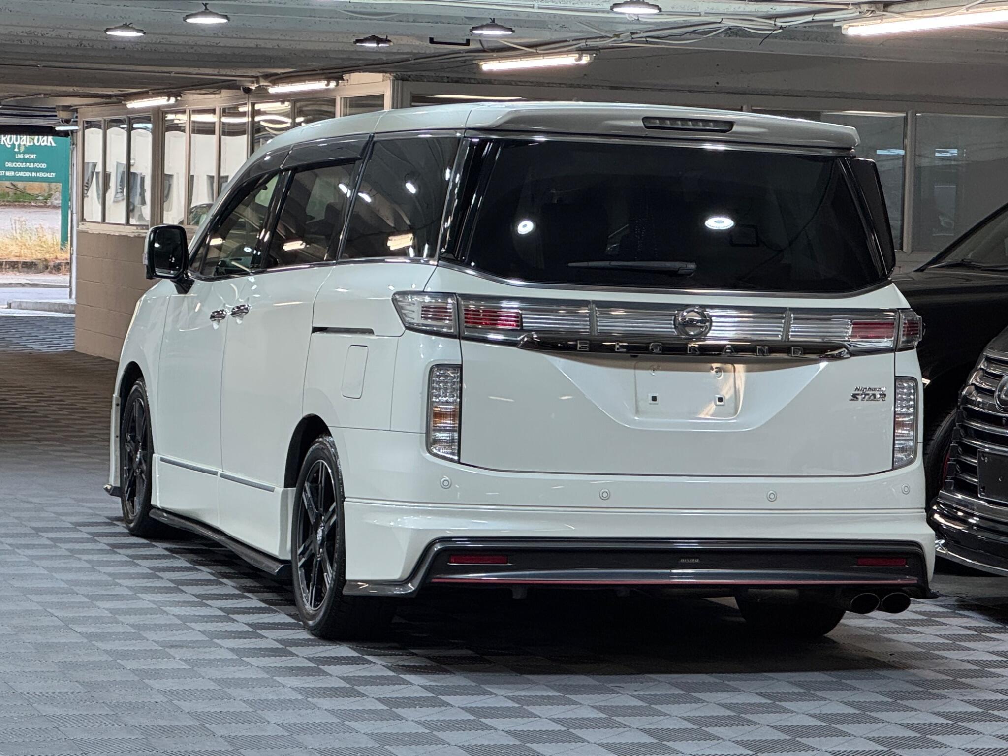 Nissan Elgrand - Image 3