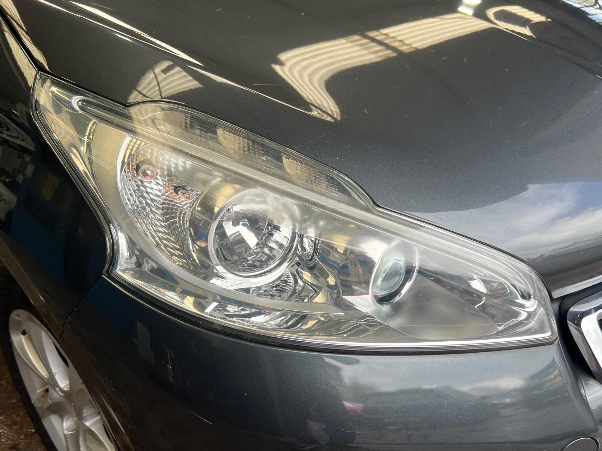 Peugeot 208 - Image 28