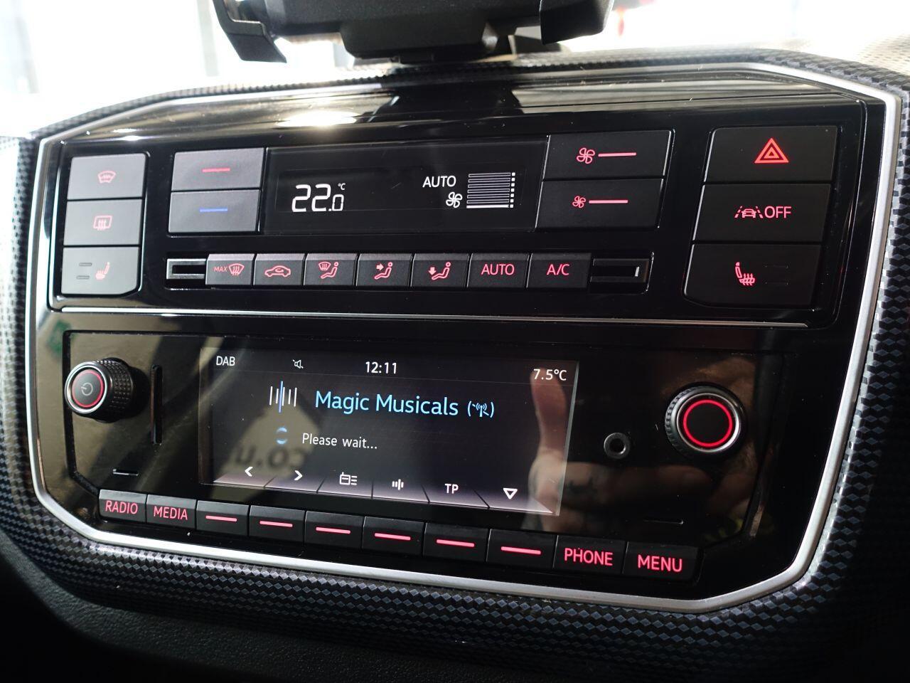 Volkswagen e-up! - Image 28