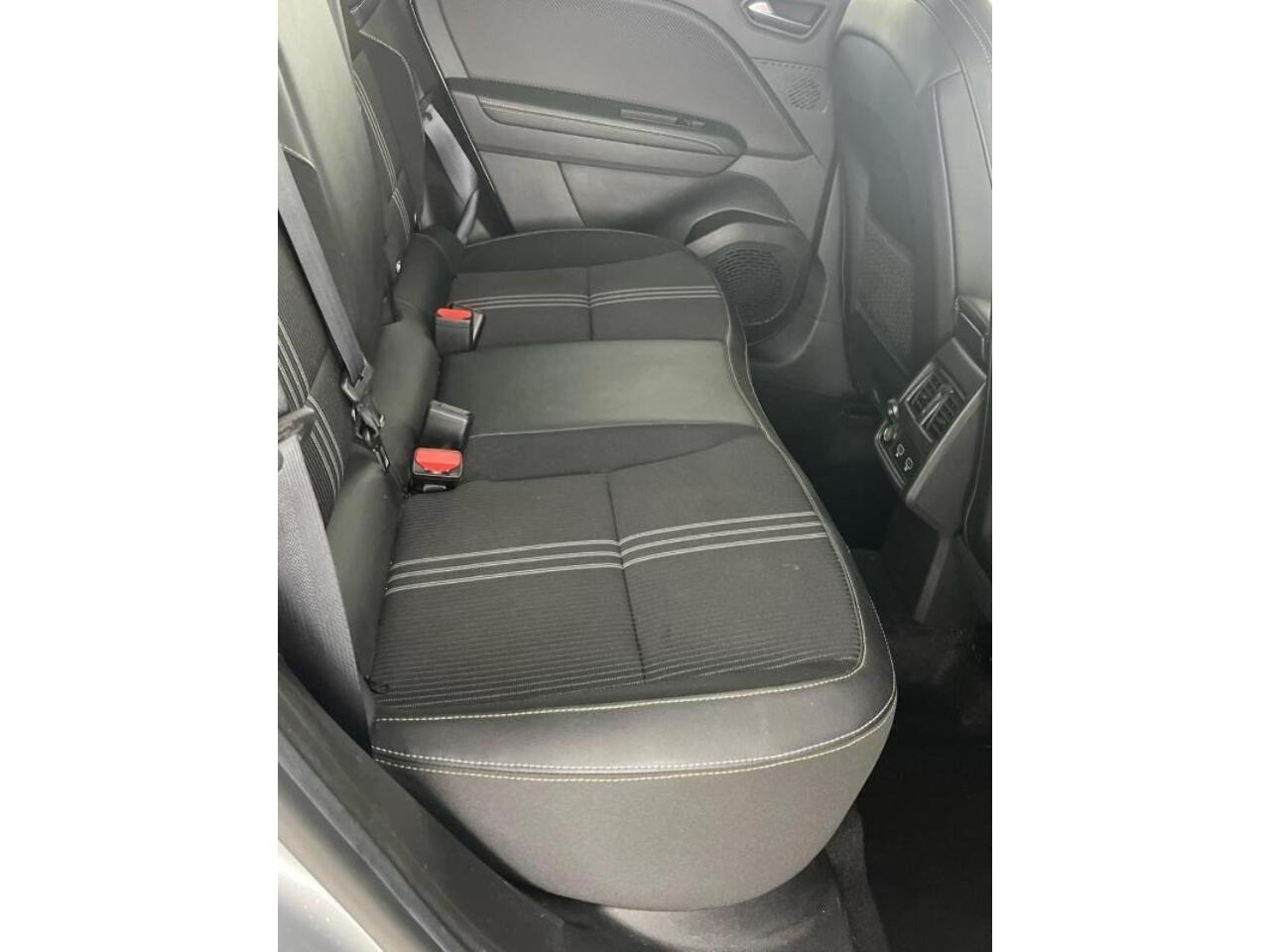 Renault Captur - Image 5