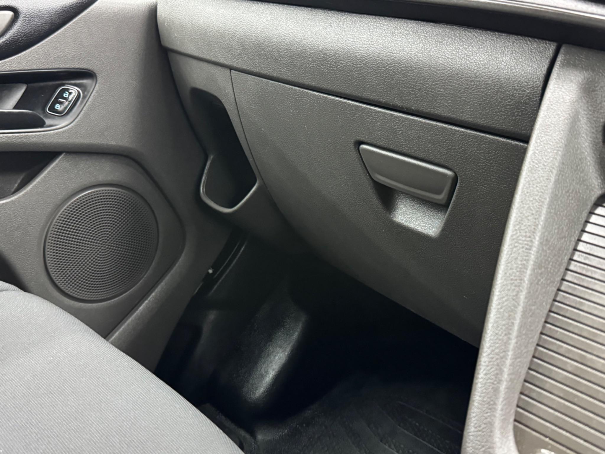 Ford TOURNEO CUSTOM - Image 36