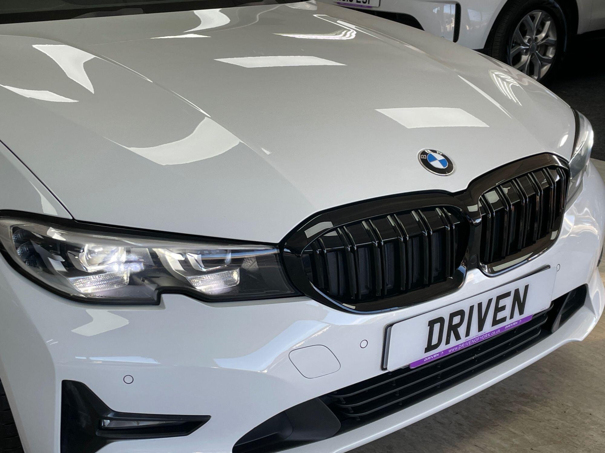 BMW 3 Series - Image 4