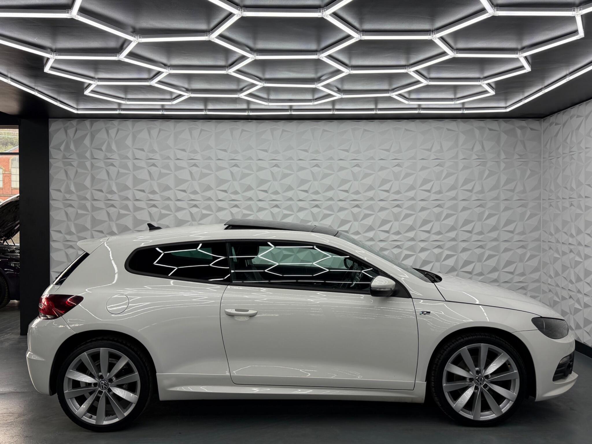 Volkswagen Scirocco - Image 13