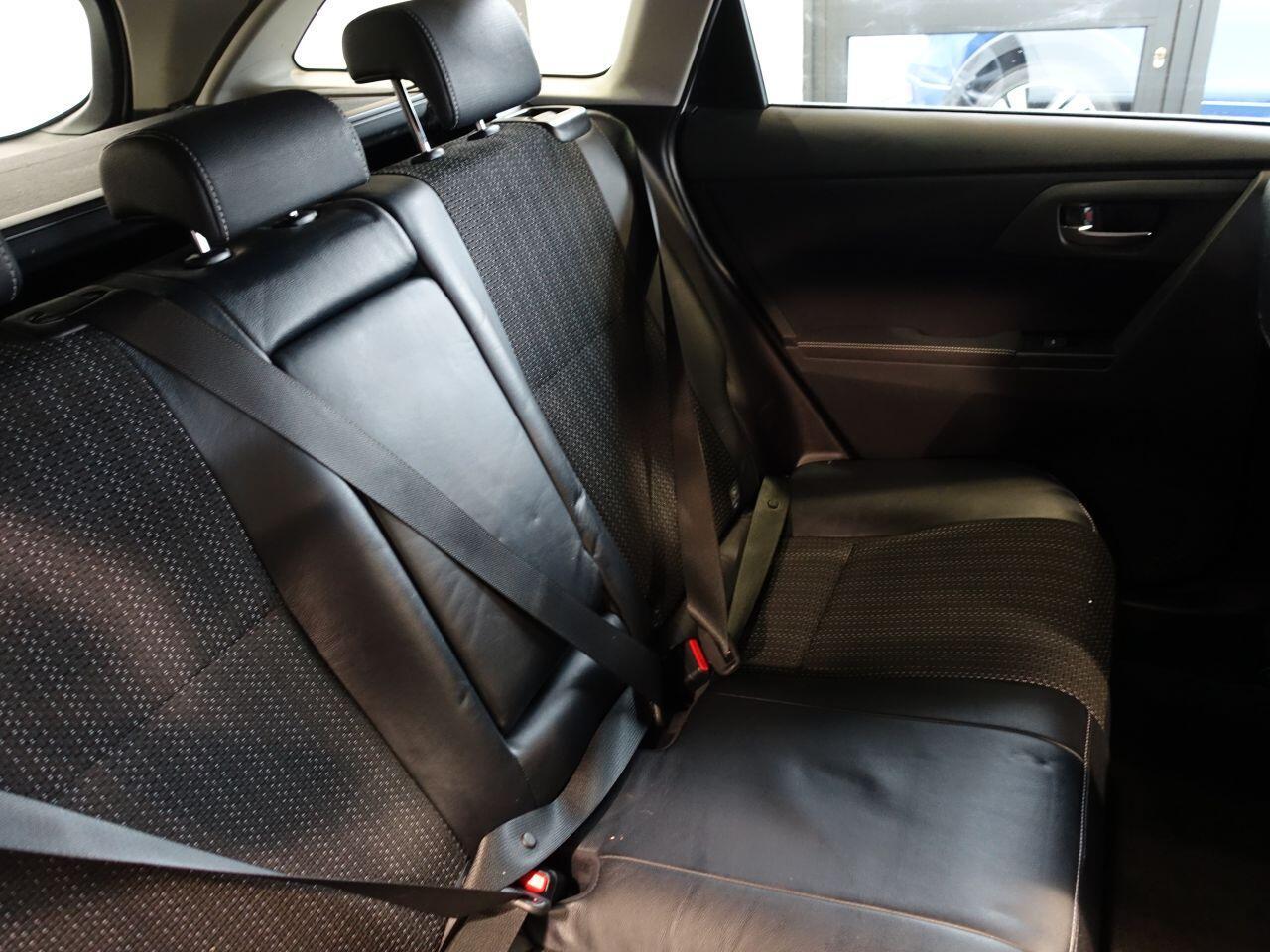 Toyota Auris - Image 19