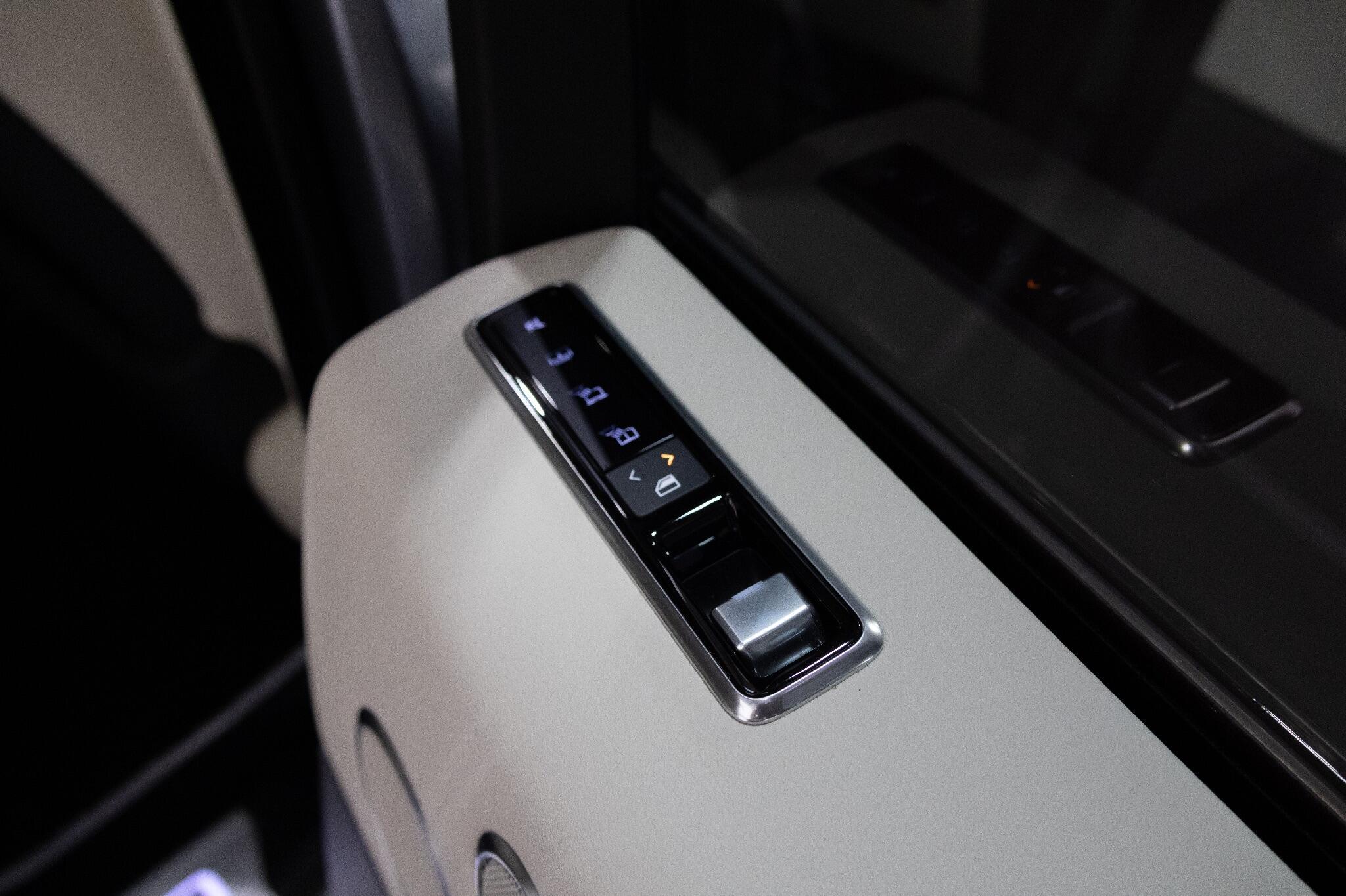 Land Rover Range Rover - Image 40