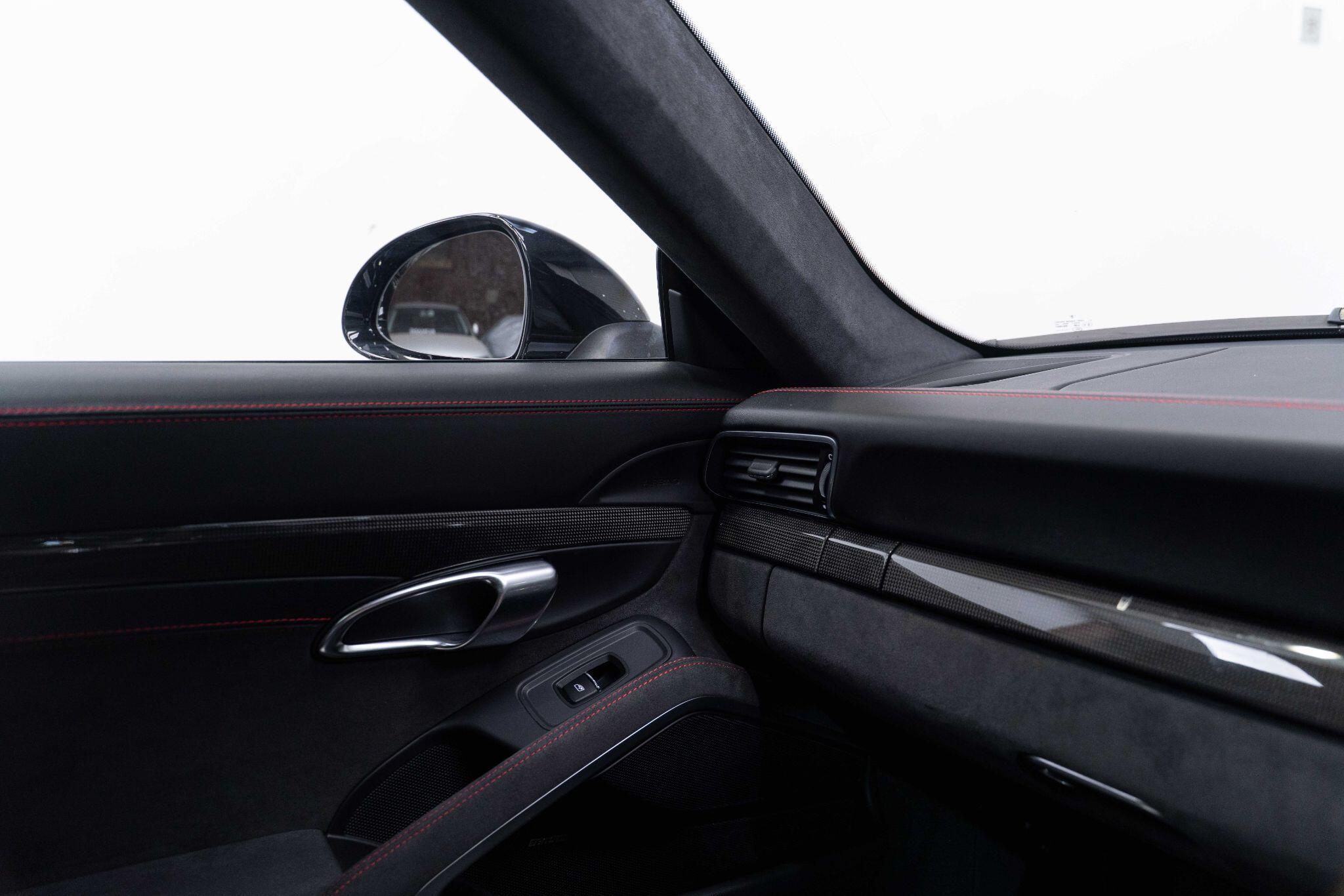 Porsche 911 - Image 7