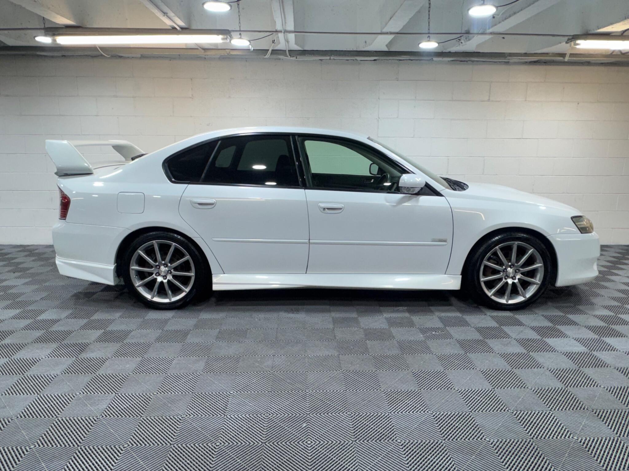 Subaru Legacy - Image 5