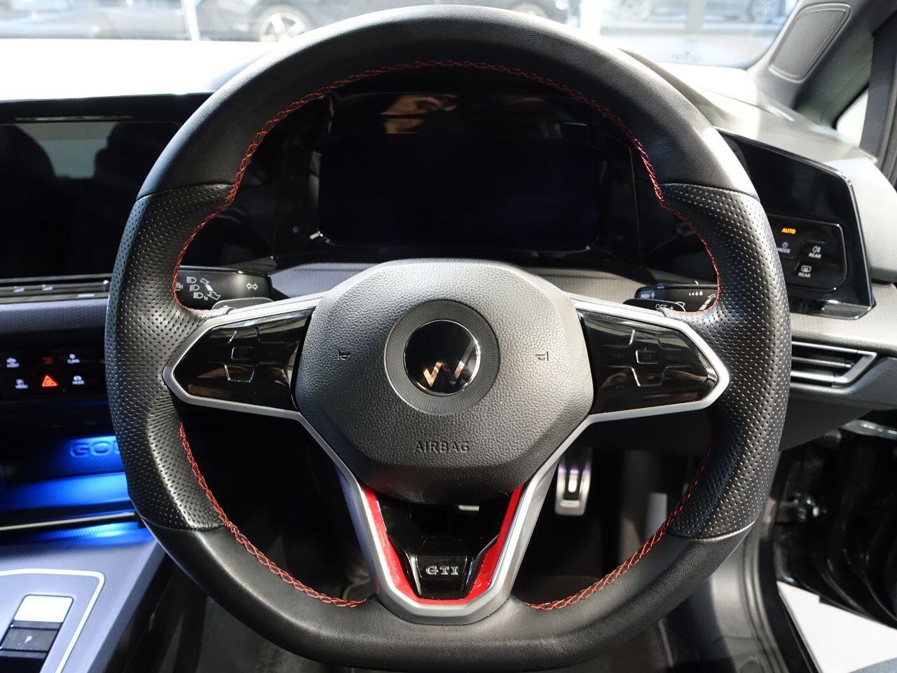 Volkswagen Golf - Image 23