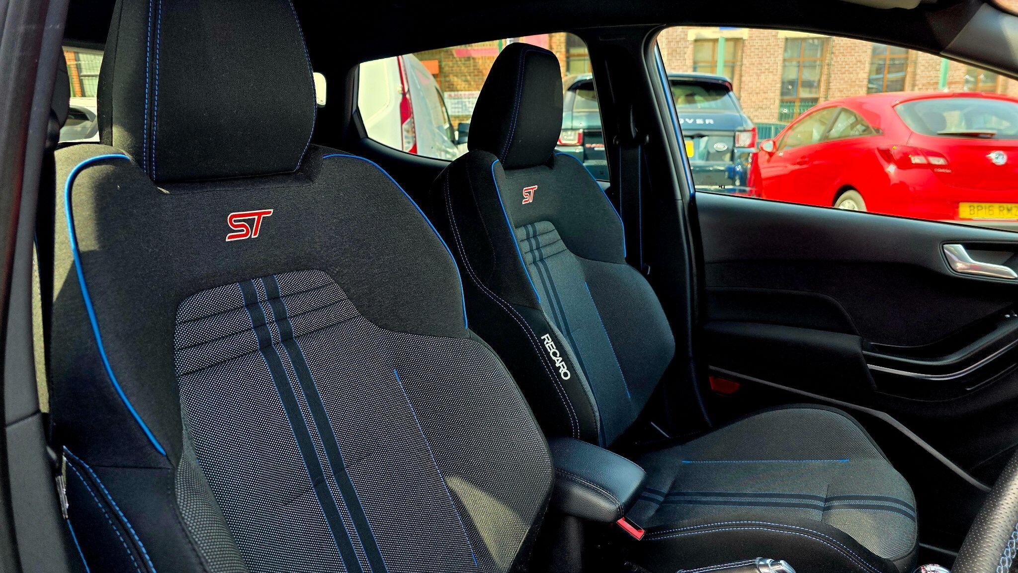 Ford Fiesta - Image 12