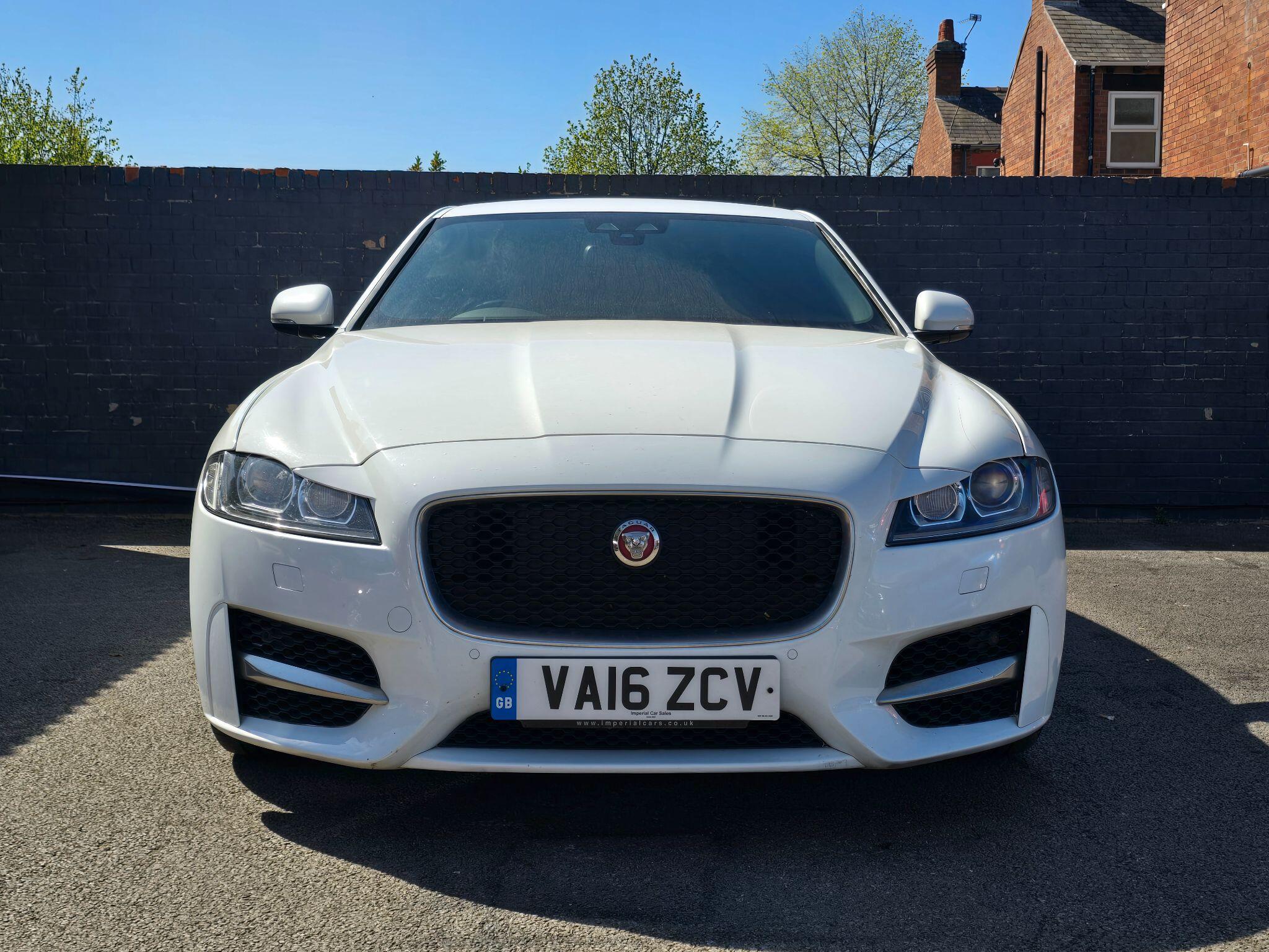 Jaguar XF - Image 16