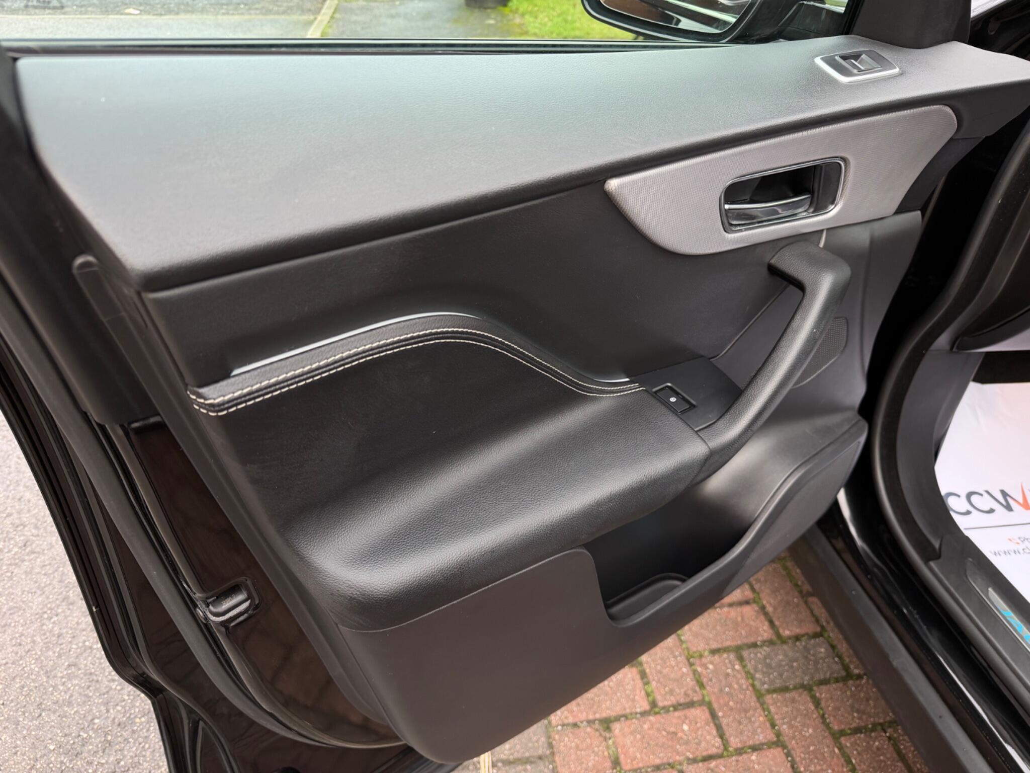 Jaguar F-Pace - Image 44