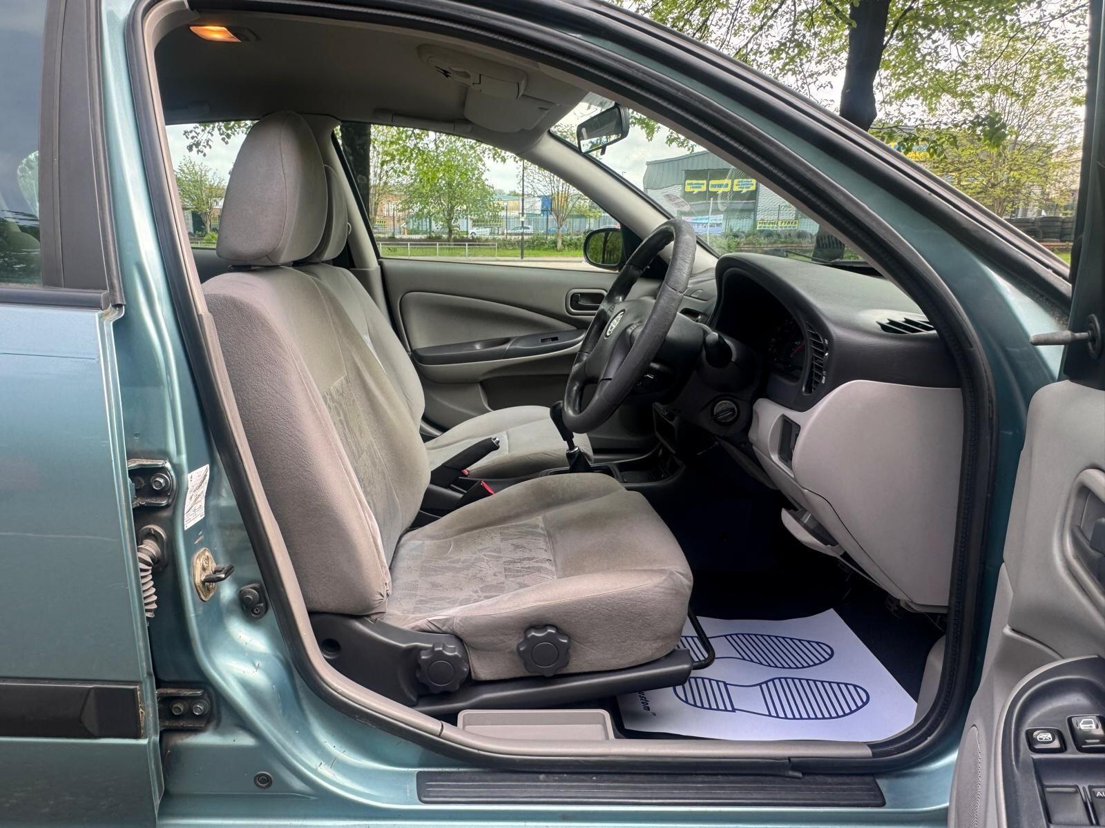 Nissan Almera - Image 39