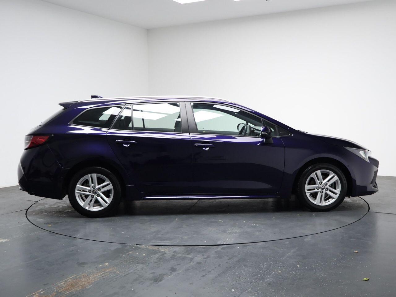 Toyota Corolla - Image 14