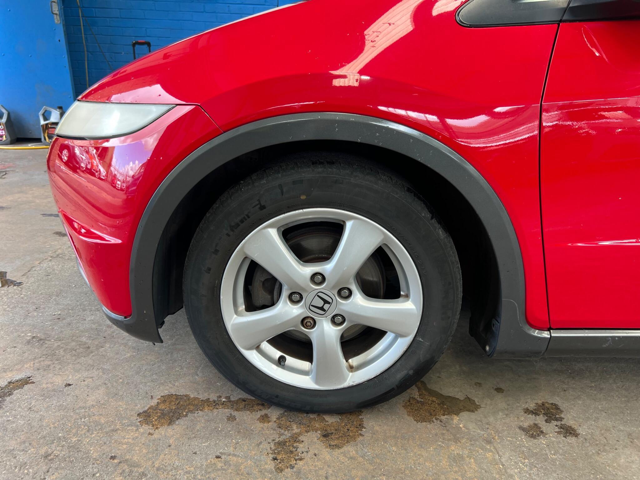 Honda Civic - Image 11