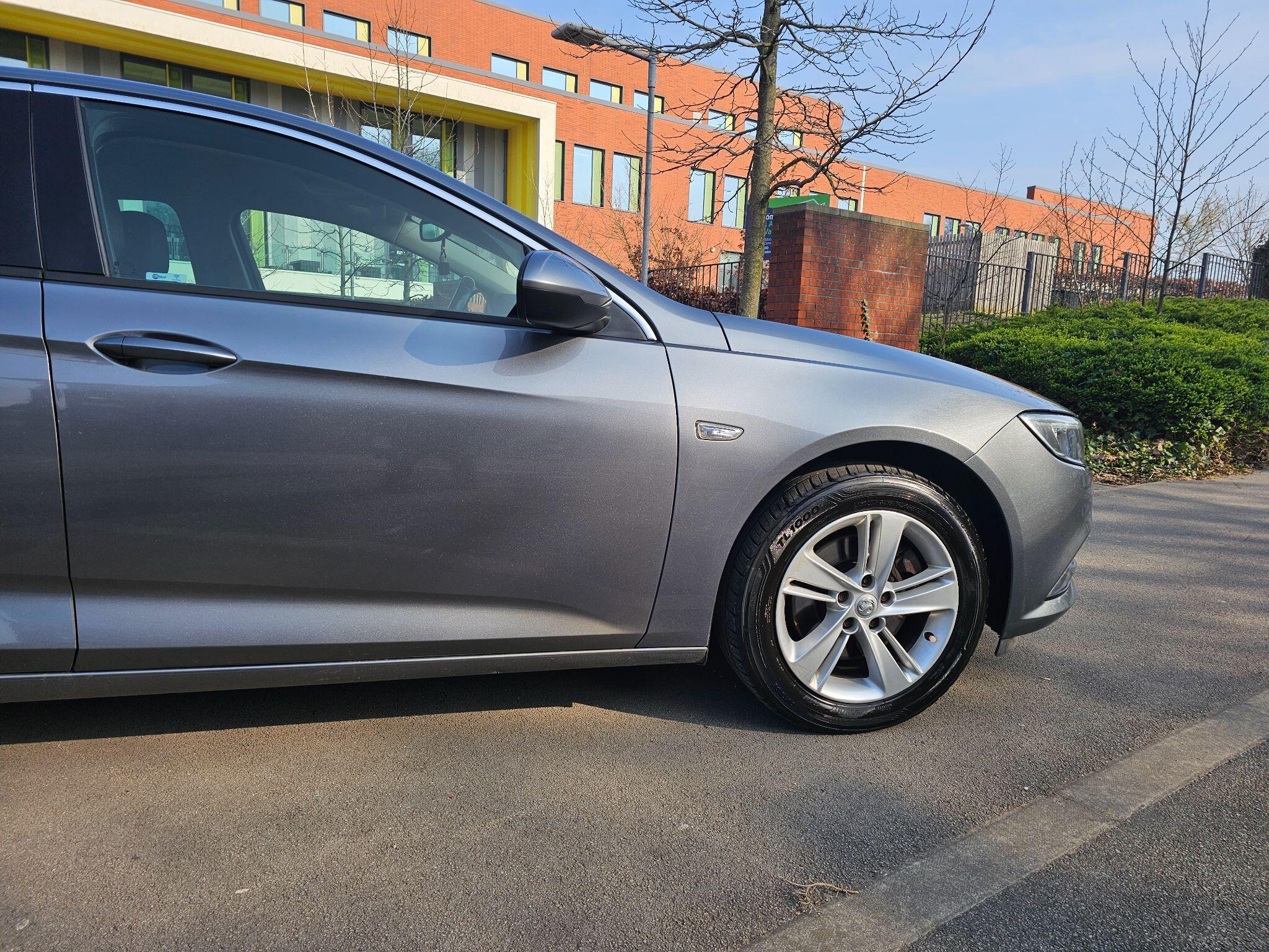 Vauxhall Insignia - Image 14
