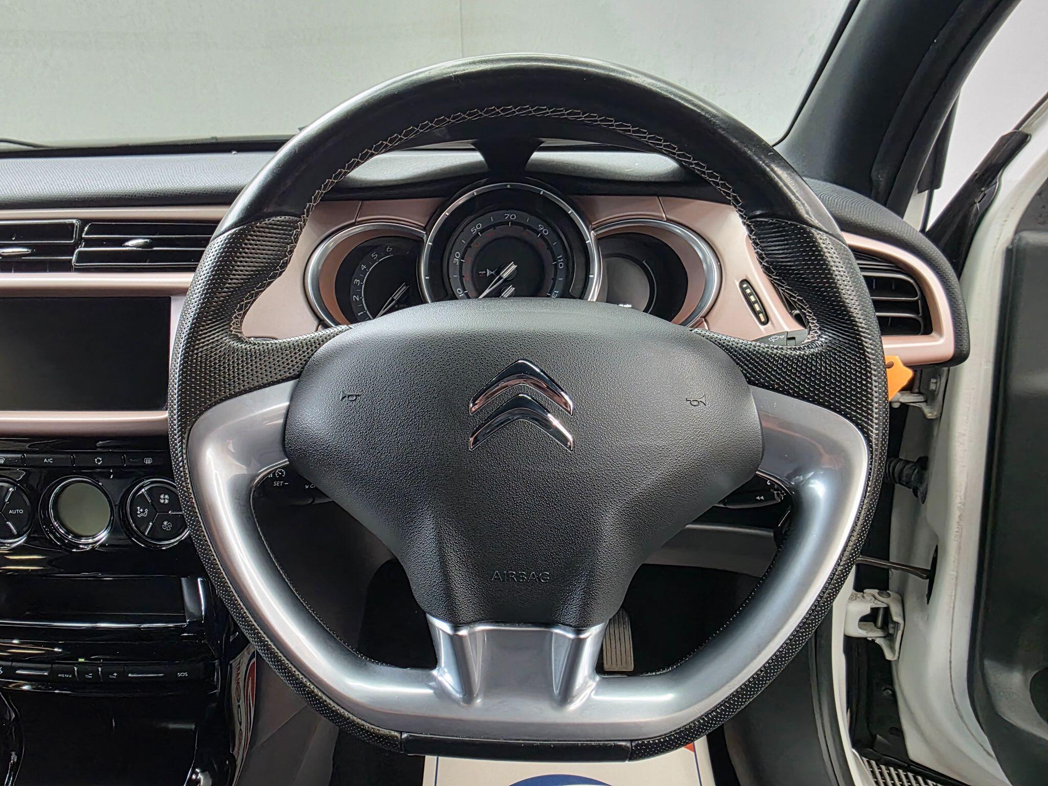 DS AUTOMOBILES DS 3 - Image 16