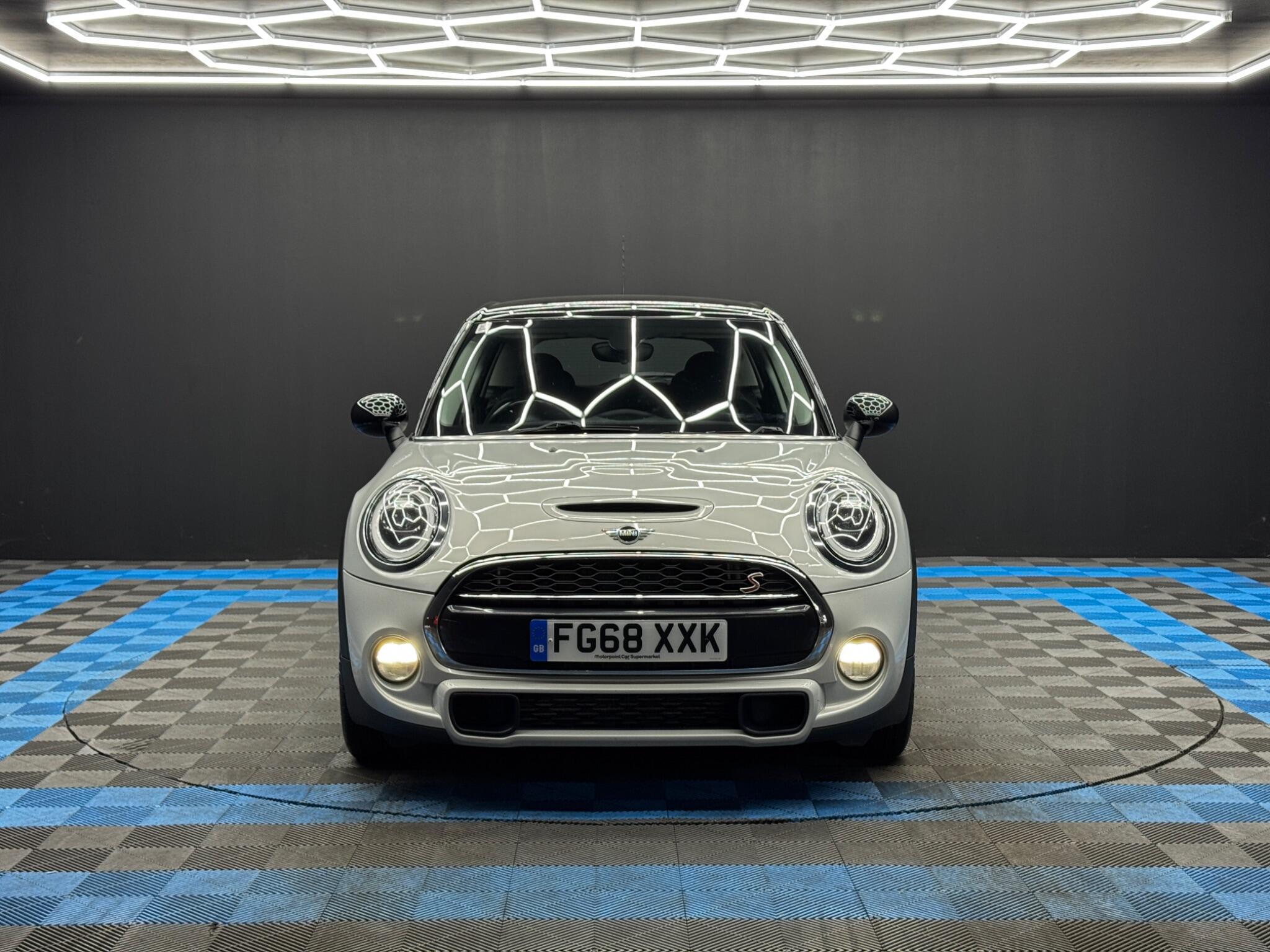 MINI Hatch - Image 2