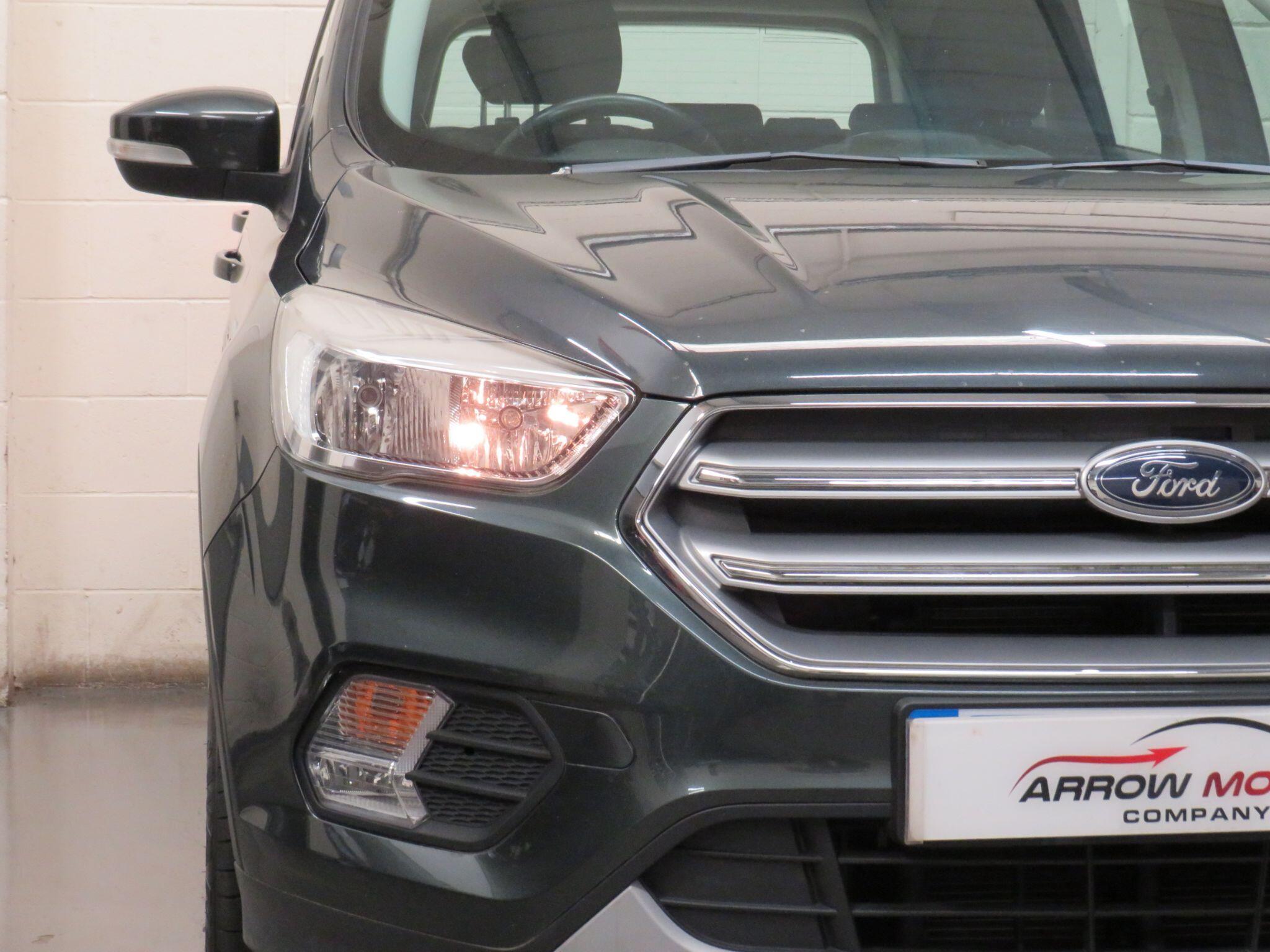 Ford Kuga - Image 11