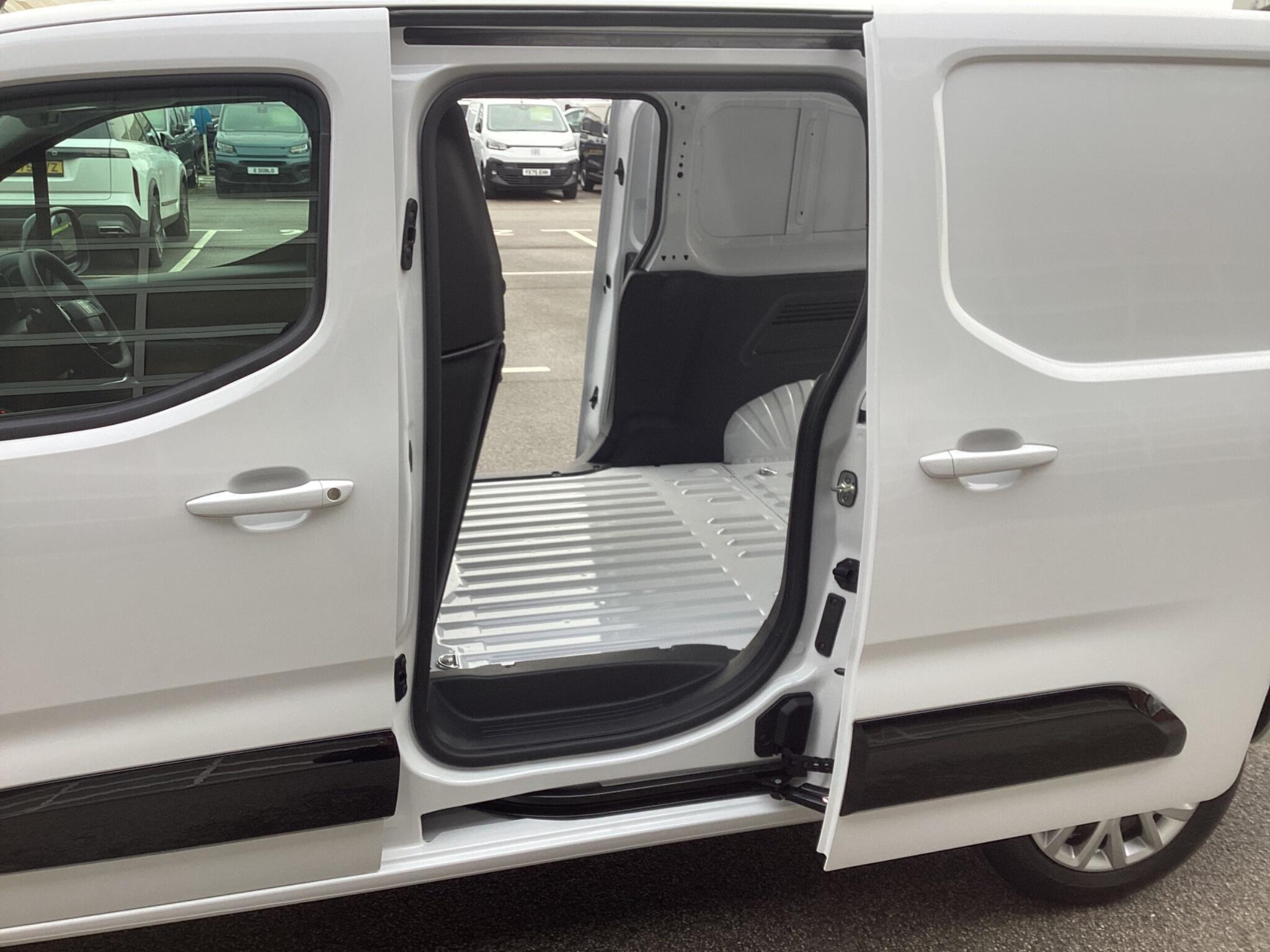 Fiat Doblo - Image 10
