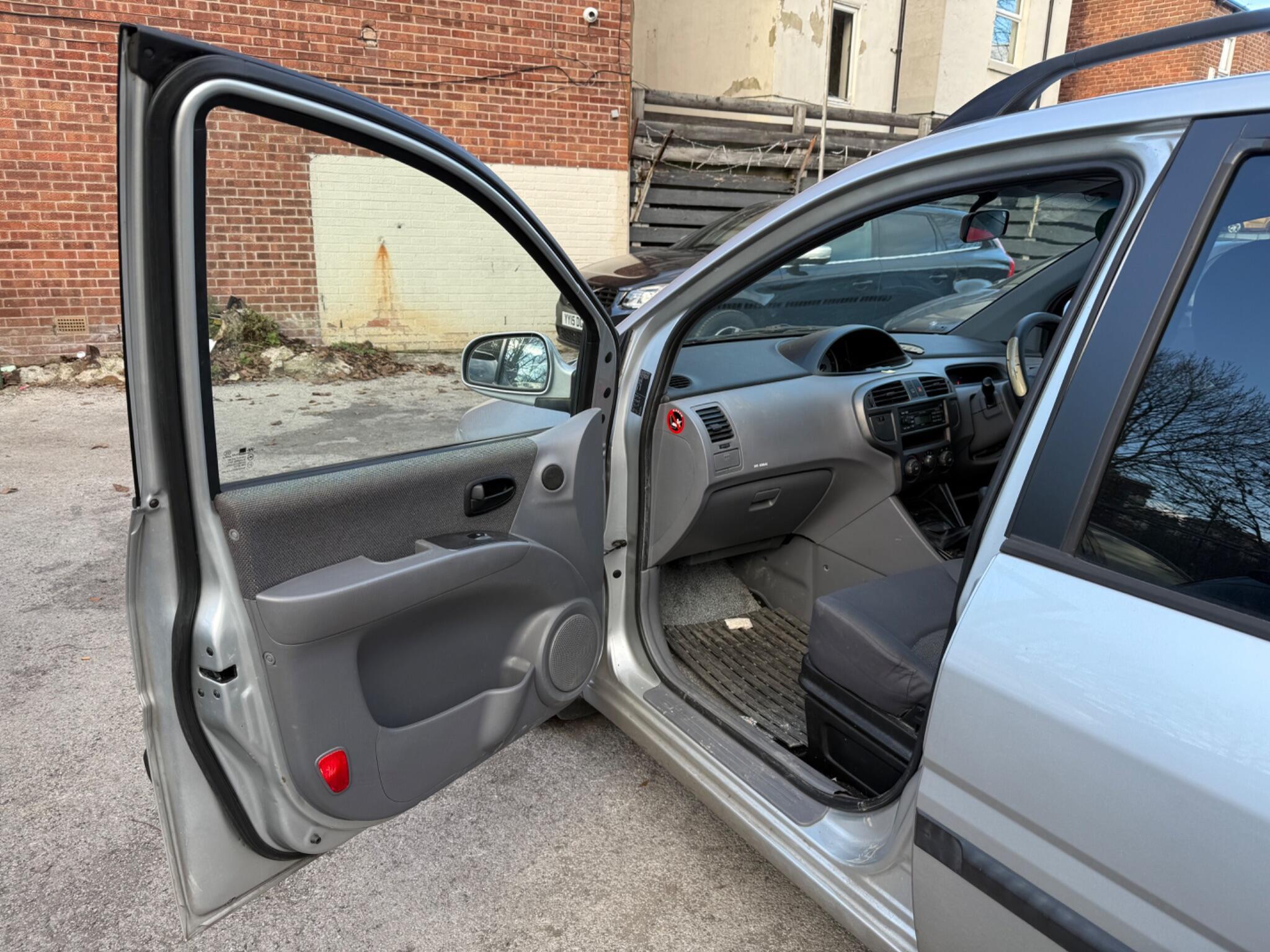 Hyundai Matrix - Image 16