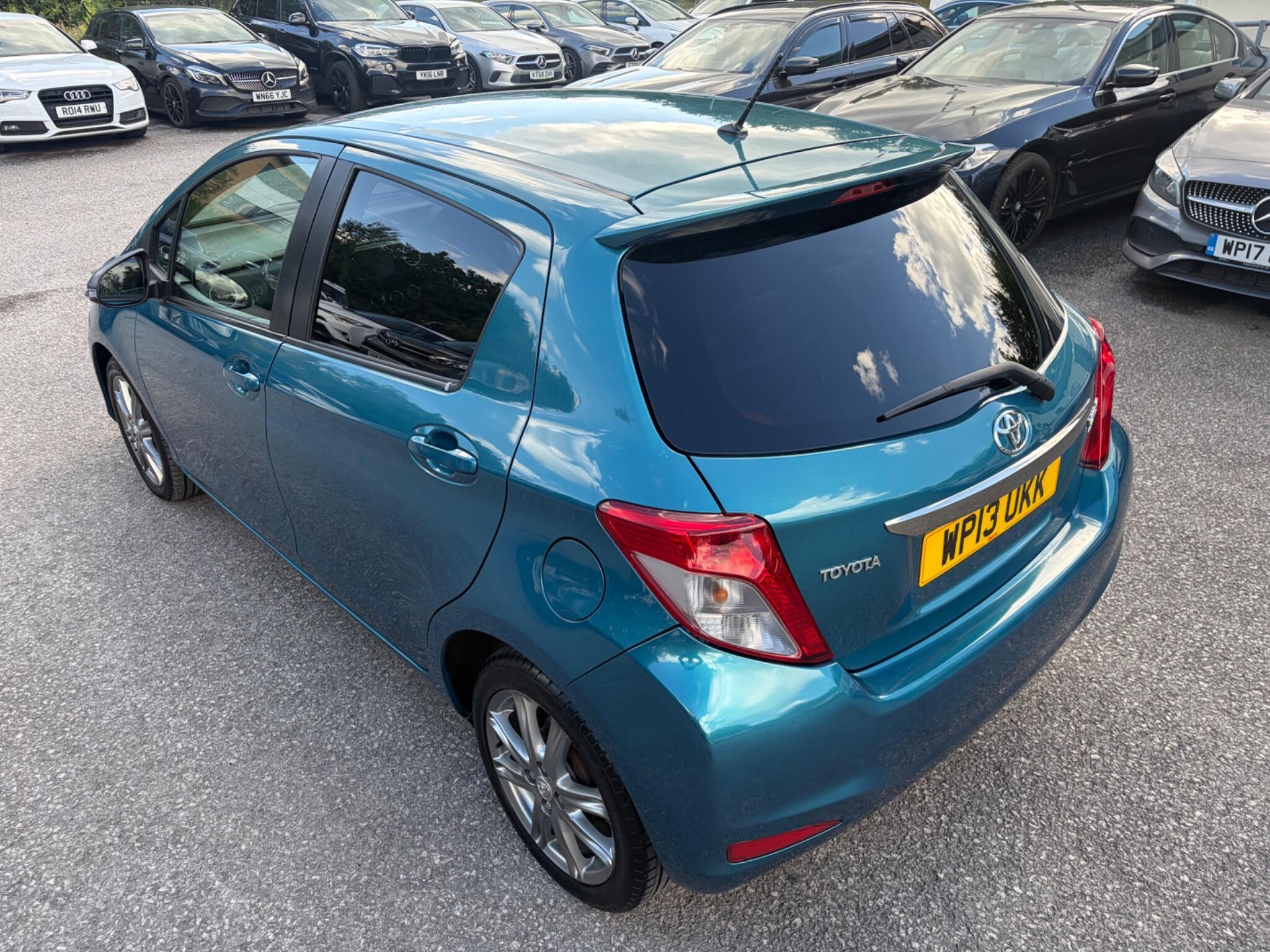 Toyota Yaris - Image 4