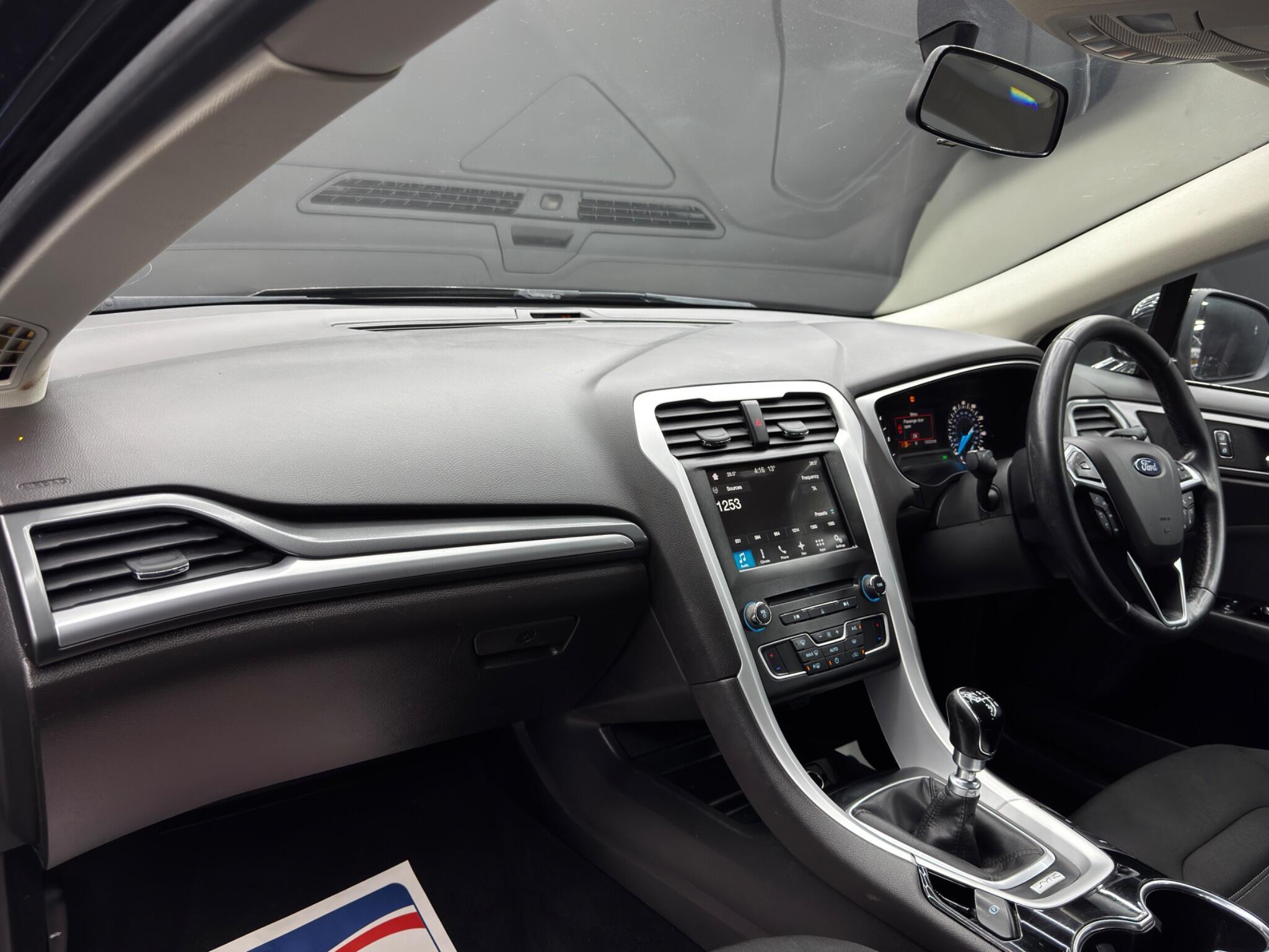 Ford Mondeo - Image 11