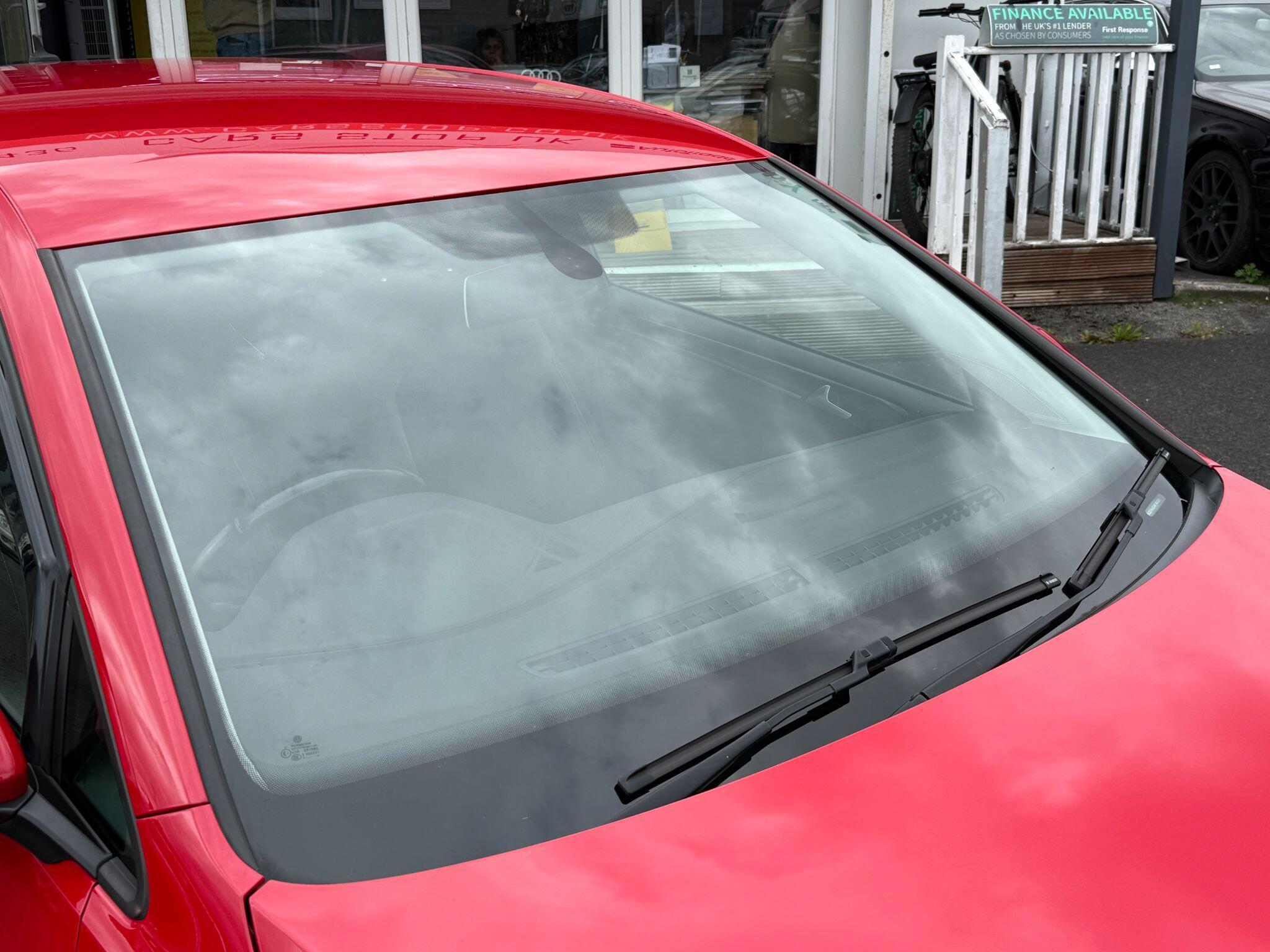 Volkswagen Golf - Image 15